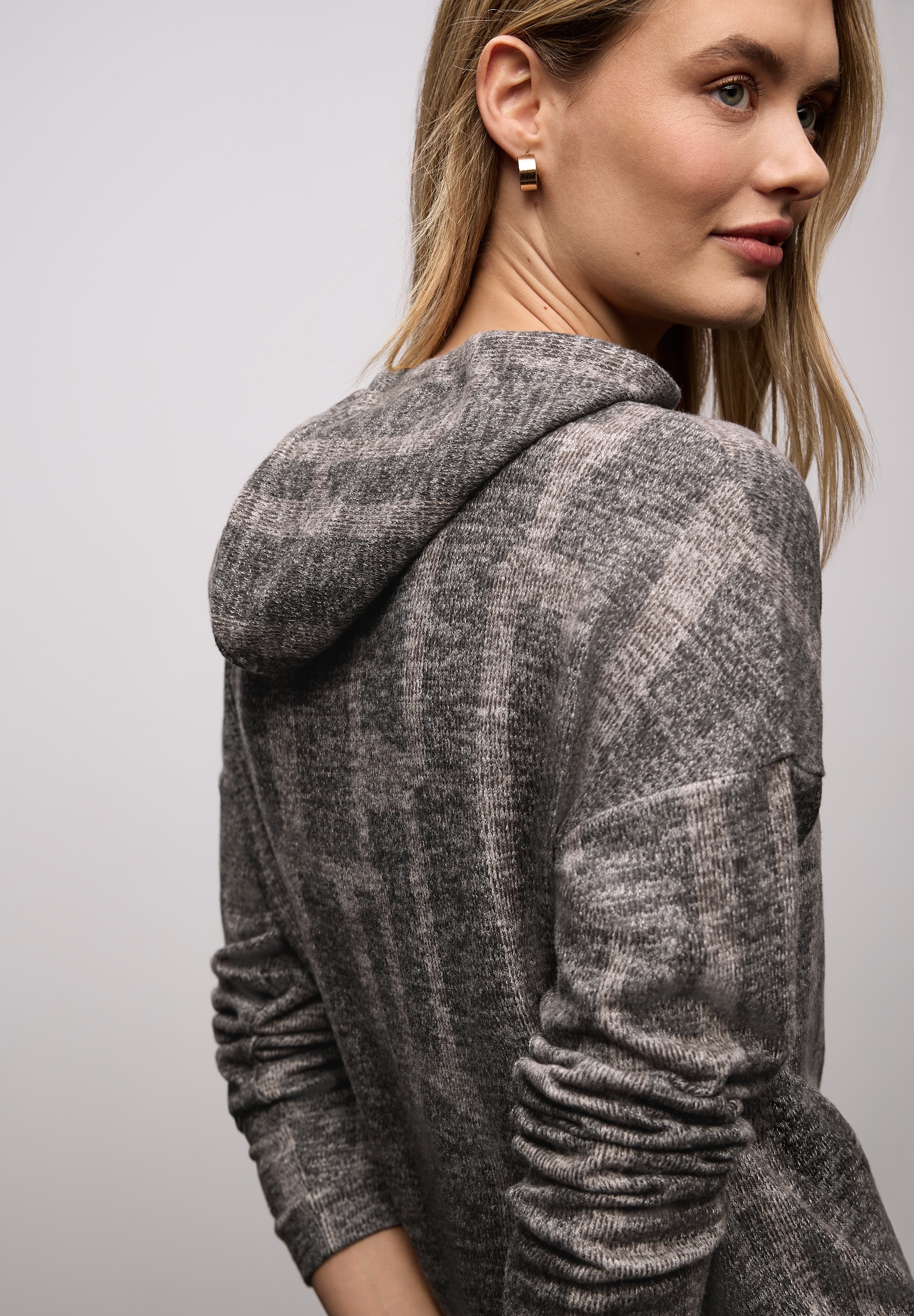 STREET ONE Kapuzenpullover Lässige Kapuze samt Tunnelzug günstig online kaufen