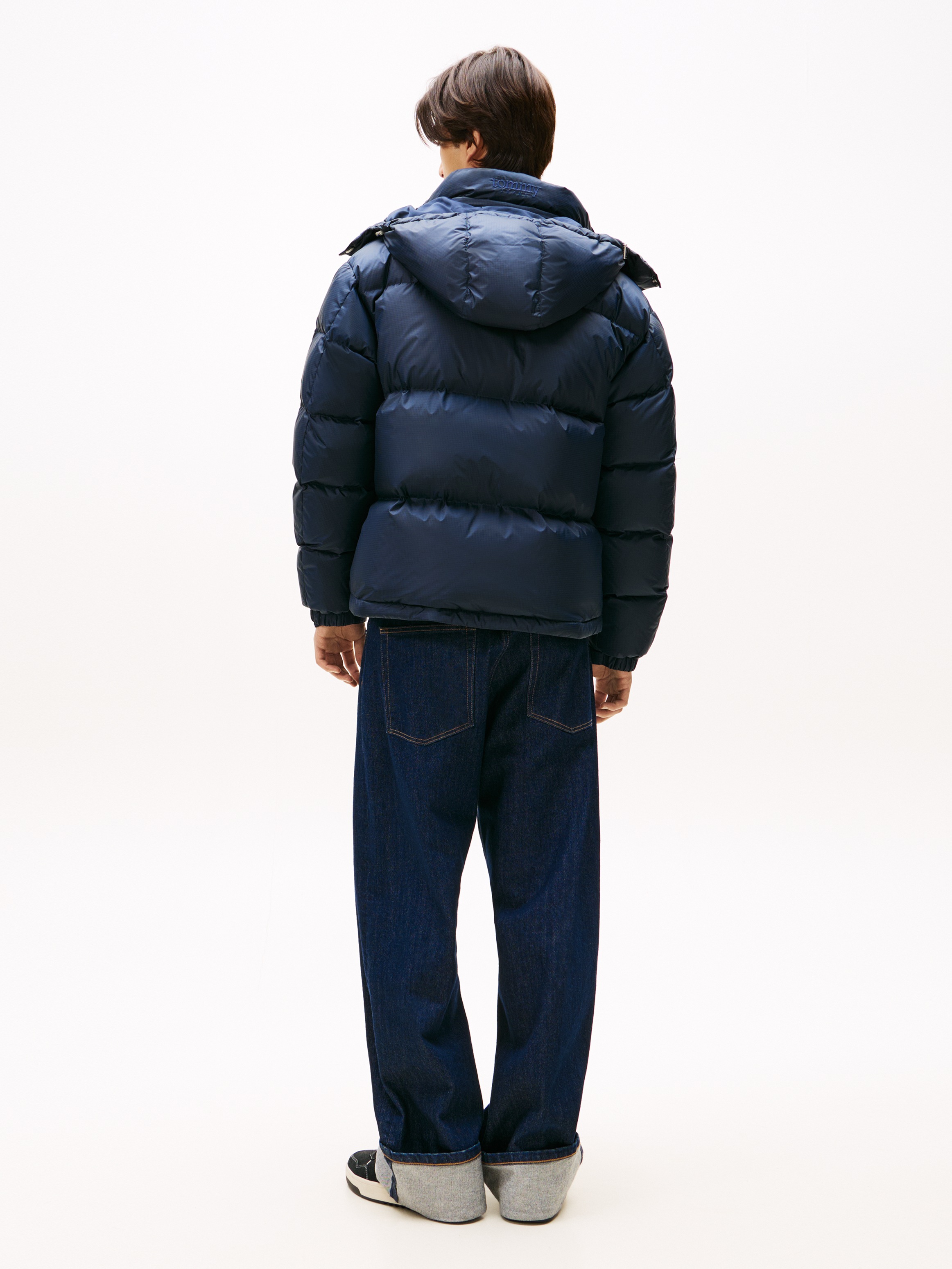 Steppjacke TOMMY JEANS "ALASKA DOWN PUFFER", Herren, Gr. M, schwarz night navy, Web, Obermaterial: 100% Polyester, unifarben, regular fit normal, Rundhals, eingesetzt gerader Abschluss, Jacken Steppjacke, Übergangsjacke Regular fit mit abnehmbarer Kapuze 4
