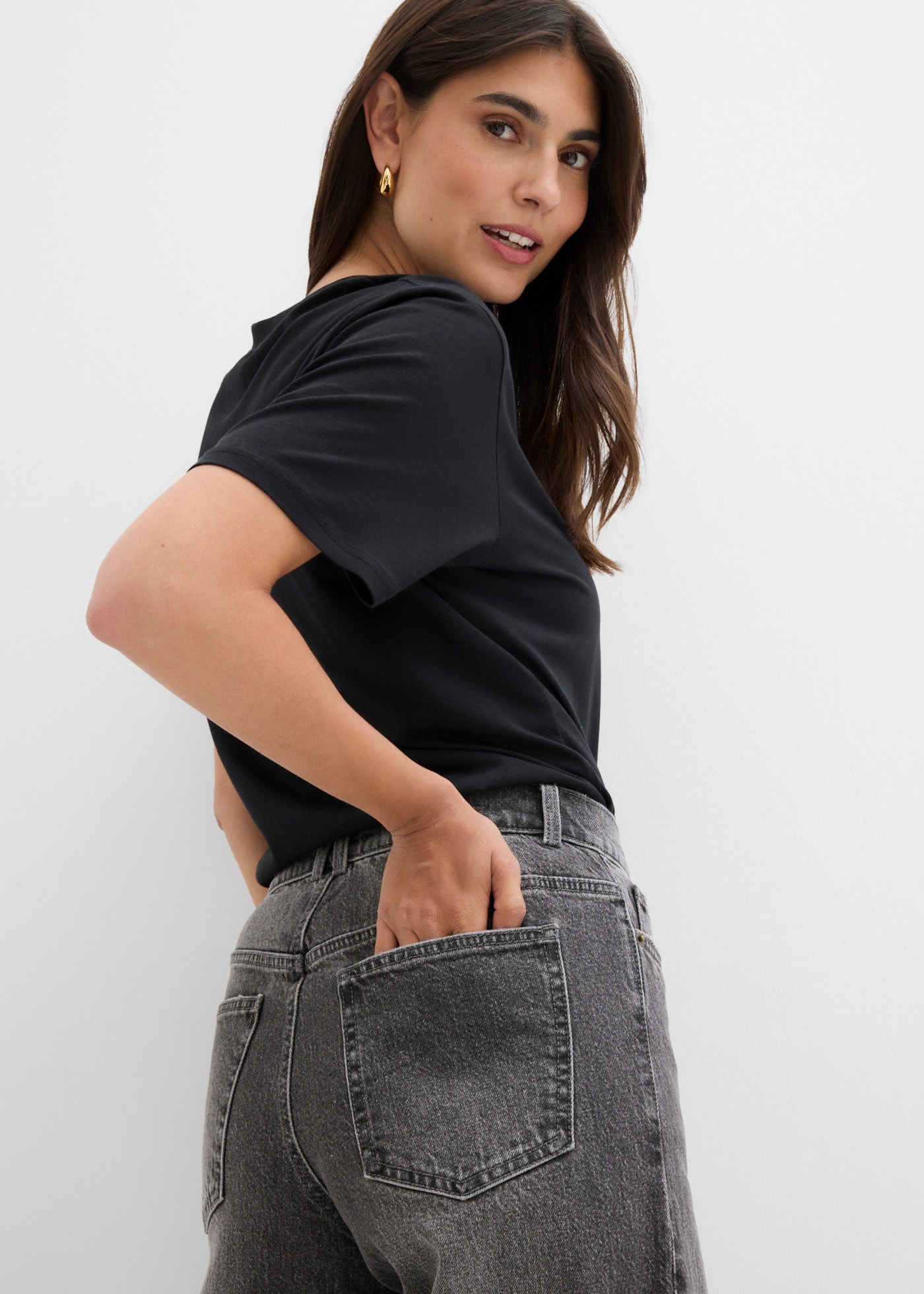 bonprix Weite Jeans mit mittlerem Bund, Loose Fit, sehr weite Silhouette