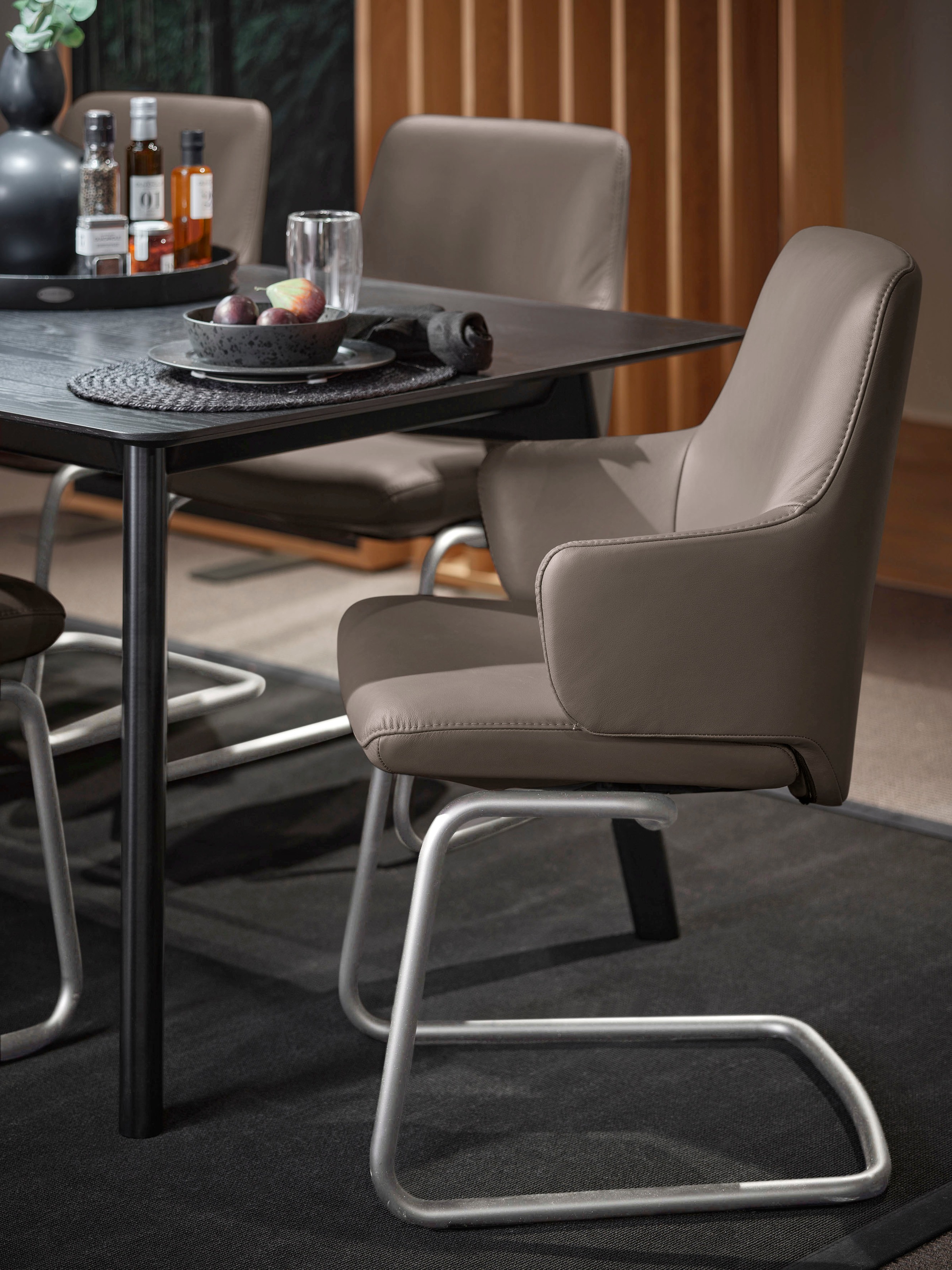 Polsterstuhl STRESSLESS "Laurel", braun (mole batick, chrom glänzend), B:58cm H:92cm T:60cm, Leder BATICK: BATICK ist ein leicht korrigiertes, durchgefärbtes und genarbtes Möbelleder, bei dem die meisten Unebenheiten und Spuren in der Regel entfernt wurde
