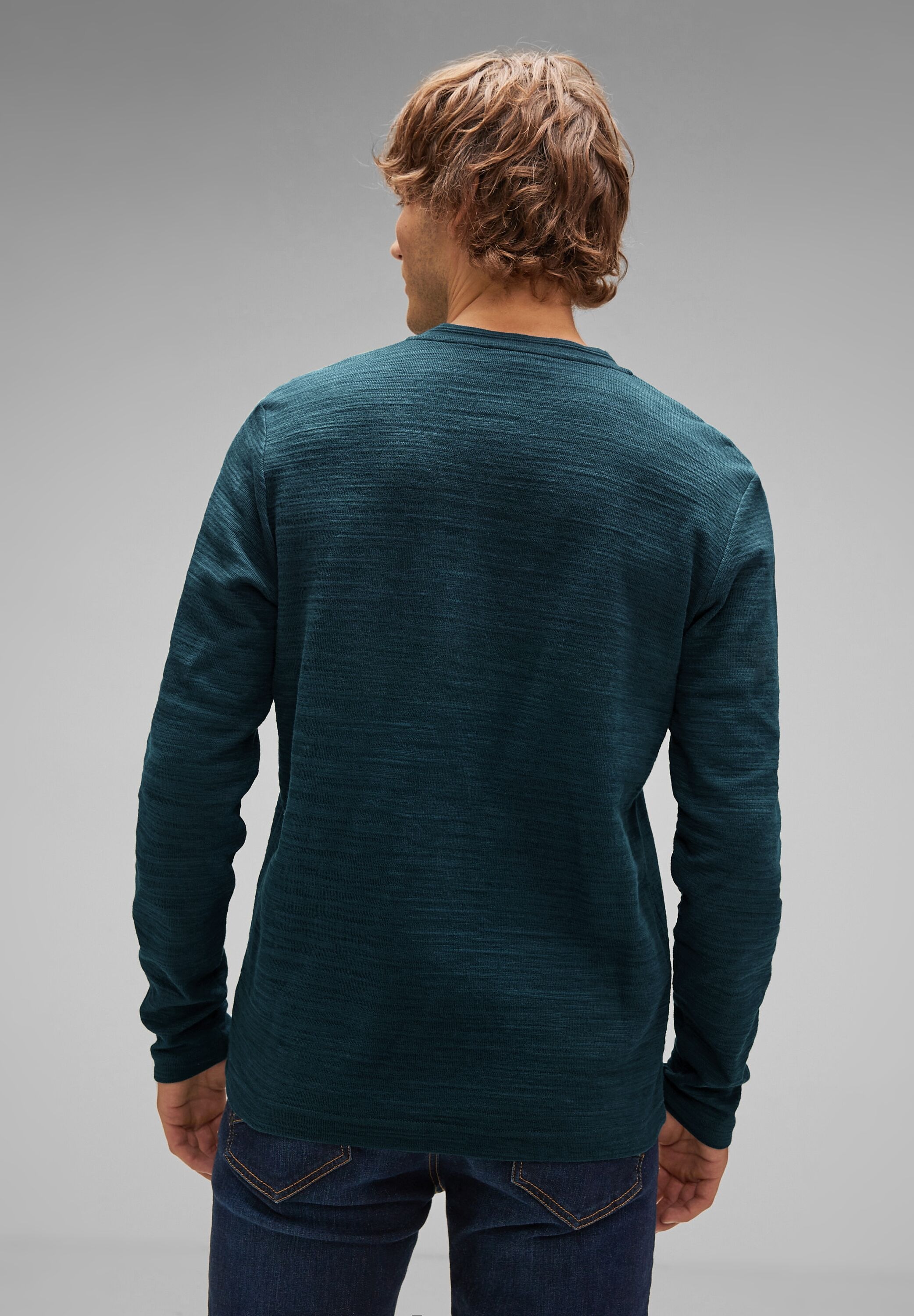 STREET ONE MEN Langarmshirt, mit dekorativer Knopfleiste günstig online kaufen