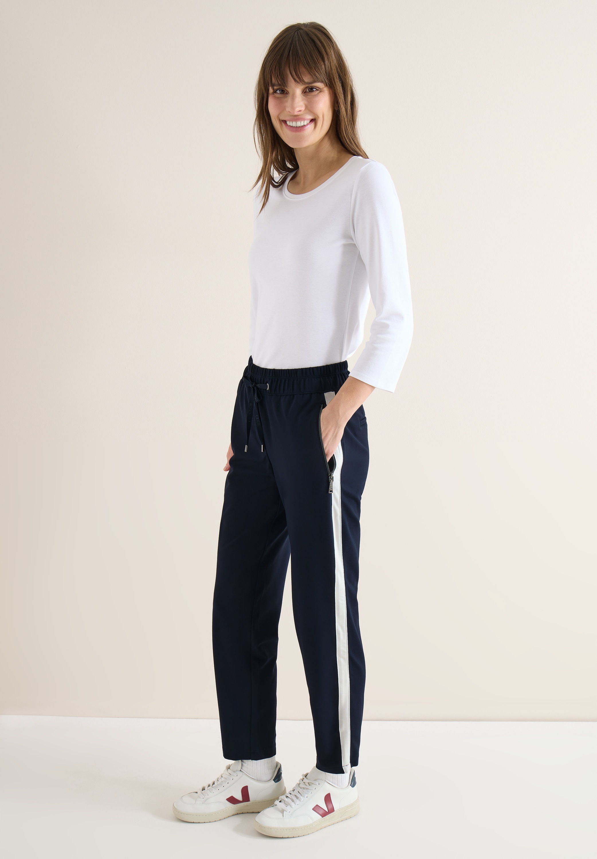 Stoffhose CECIL "Style Tracey", Damen, Gr. L (42), Länge 28, universal blau, Web, Obermaterial: 61% Viskose, 32% Polyamid, 7% Elasthan. Futter: 100% Polyester, unifarben mit Farbeinsatz, schmal lang, Hosen Stoffhose, mit Color Block Tape, elastischem Bund 2