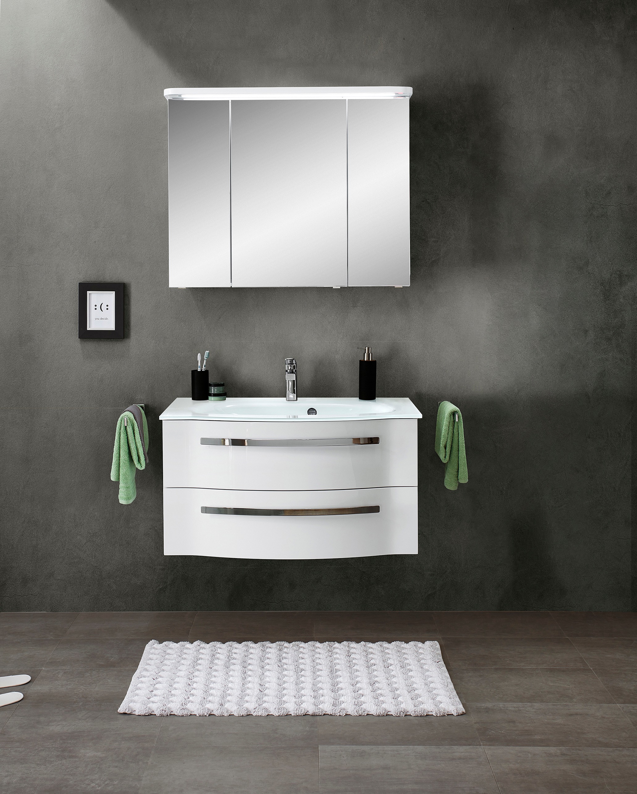 Saphir Spiegelschrank »Serie 4005 Badezimmer-Spiegelschrank inkl. LED-Kranzbeleuchtung«, Badschrank 90 cm breit, 3 Türen, 6 Glas-Einlegeböden, inkl. Türdämpfer