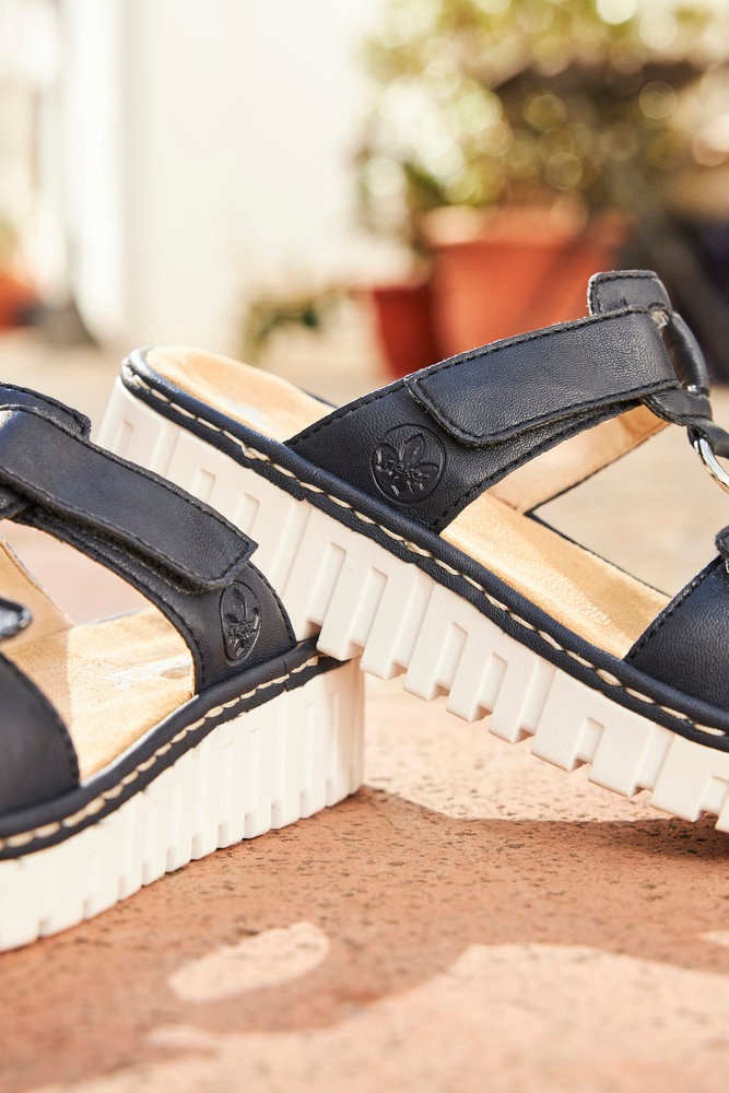 Rieker Keilpantolette, Sommerschuh, Strandschuh, Keilabsatz, mit zwei Klettverschlüssen