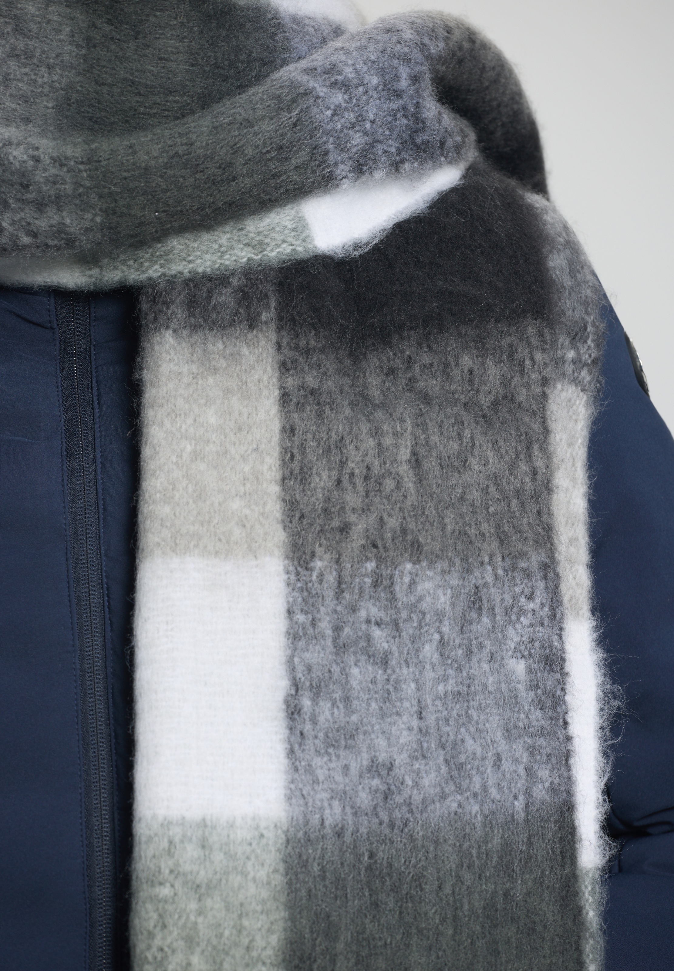 Thumbnail - Luhta Schal "LUHTA NAANJOKI" 1 Stk. tlg.