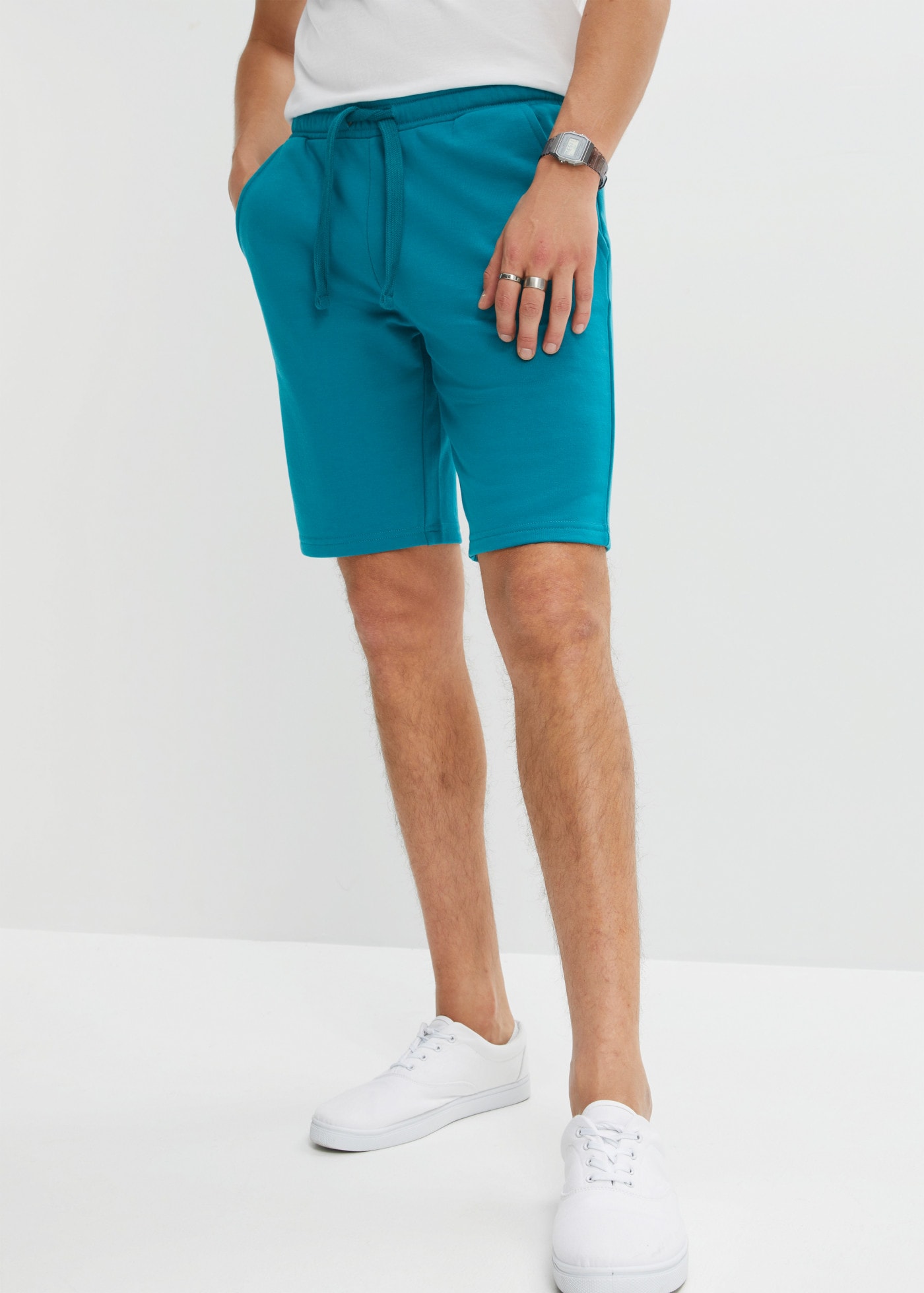bonprix Sweatbermudas elastischer Bund und seitlichen Einstecktaschen