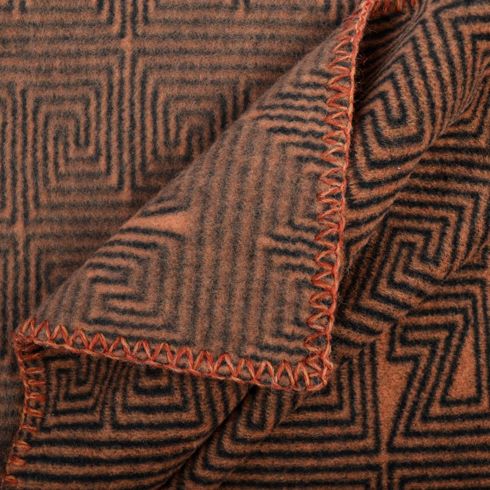 ZOEPPRITZ1828 Wohndecke »Soft-Fleece Legacy« Fleecedecke mit unverwechselbarem Cashmere Handfeel