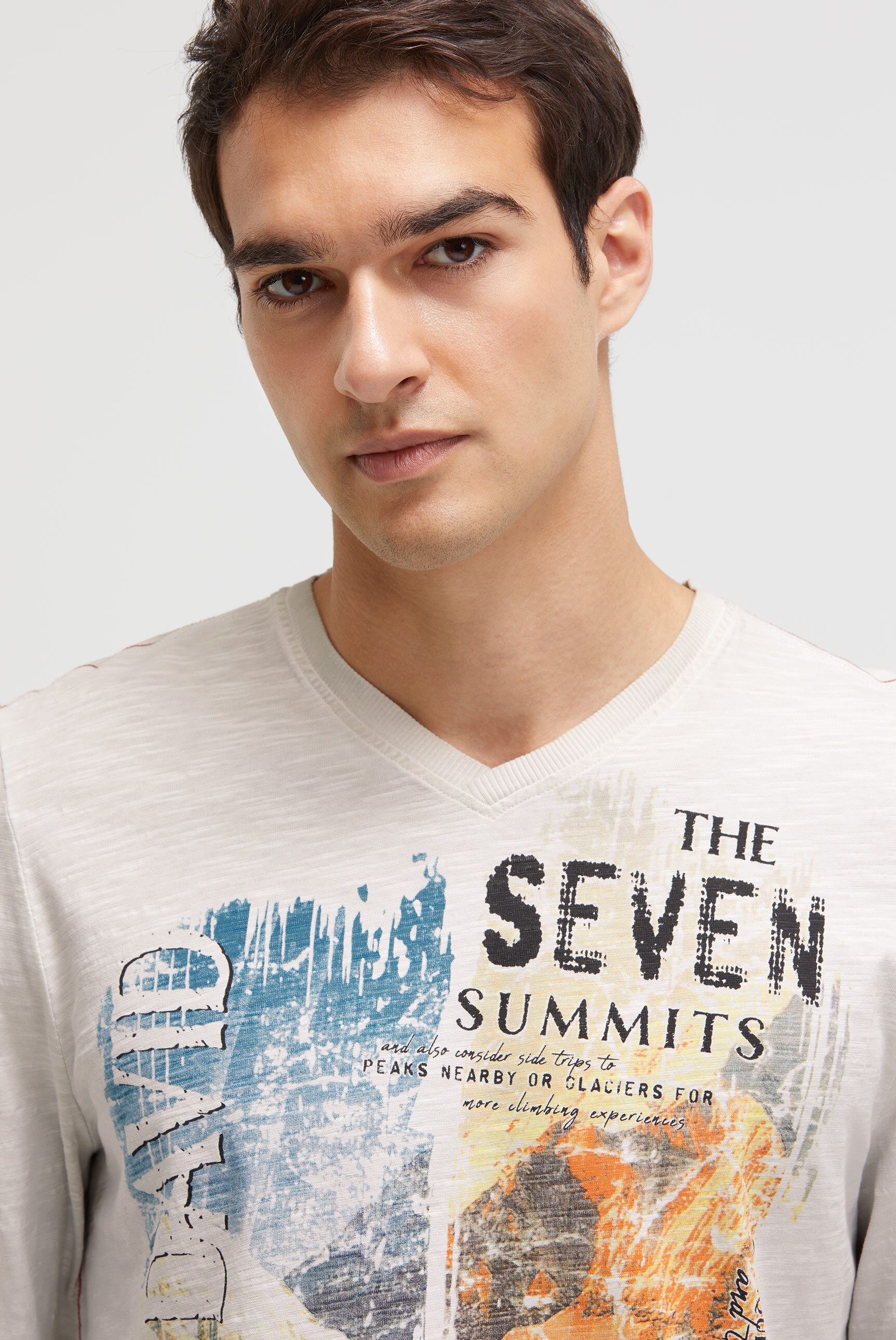 CAMP DAVID V-Shirt mit maskulinem V-Ausschnitt