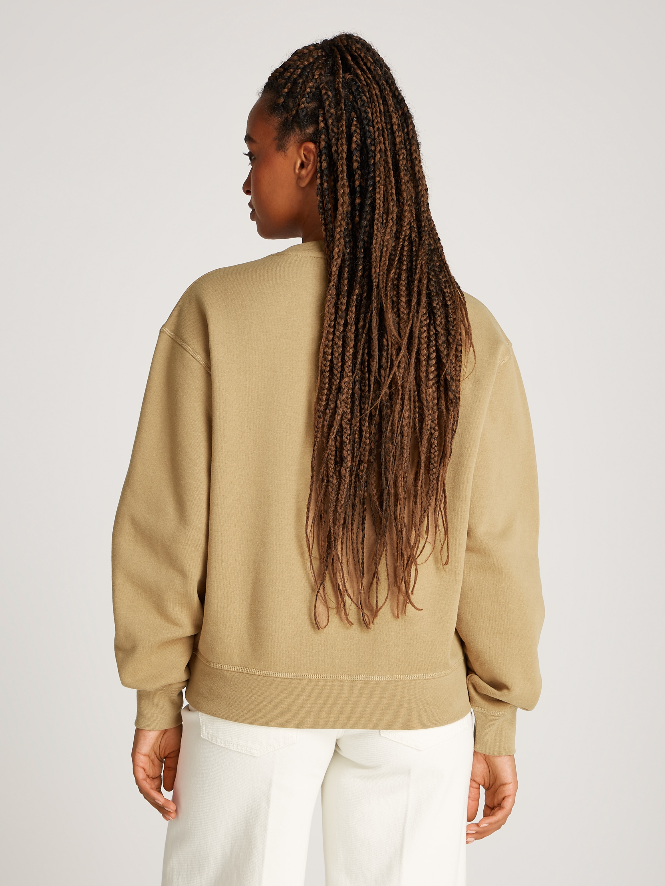 Tommy Hilfiger Sweatshirt »REG FLAG ON CHEST SWTSHRT«, mit Logo-Stickerei
