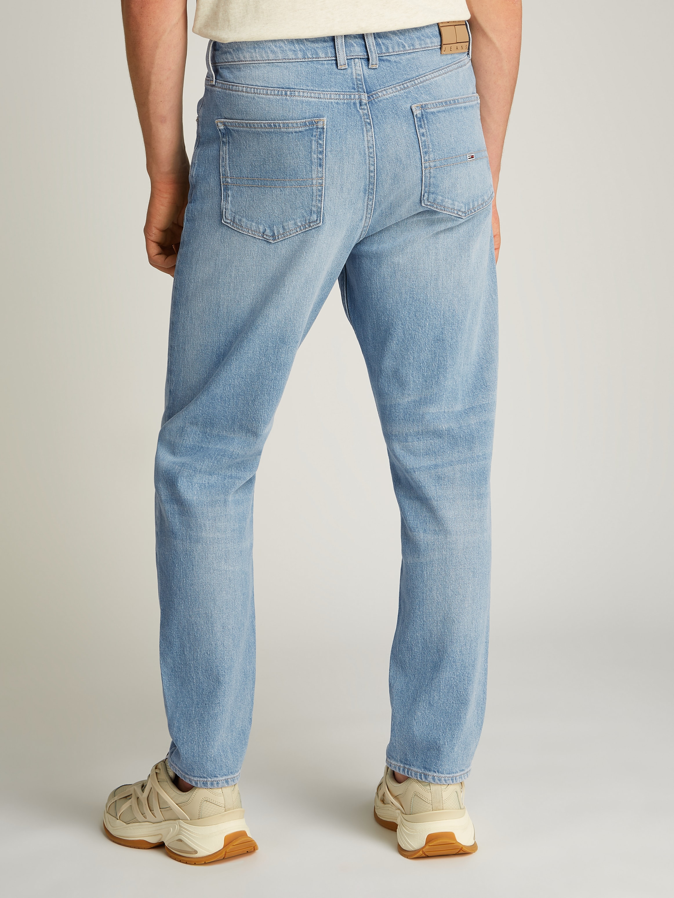 Tommy Jeans Tapered-fit-Jeans »Isaac Relaxed Tapered«
