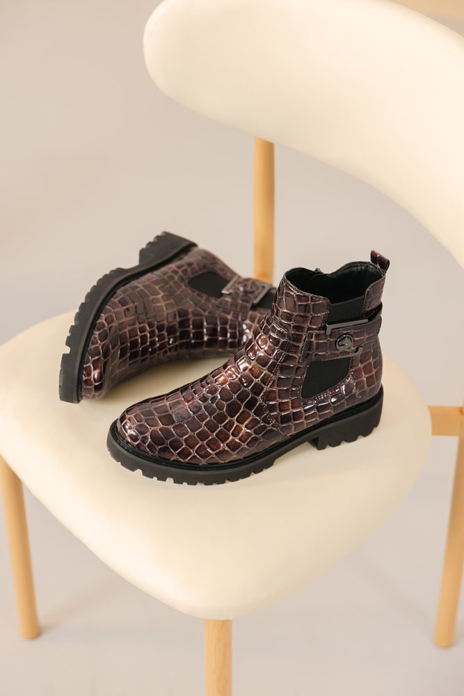 Remonte Chelseaboots  Blockabsatz, Stiefelette, Lackboots in trendiger Optik