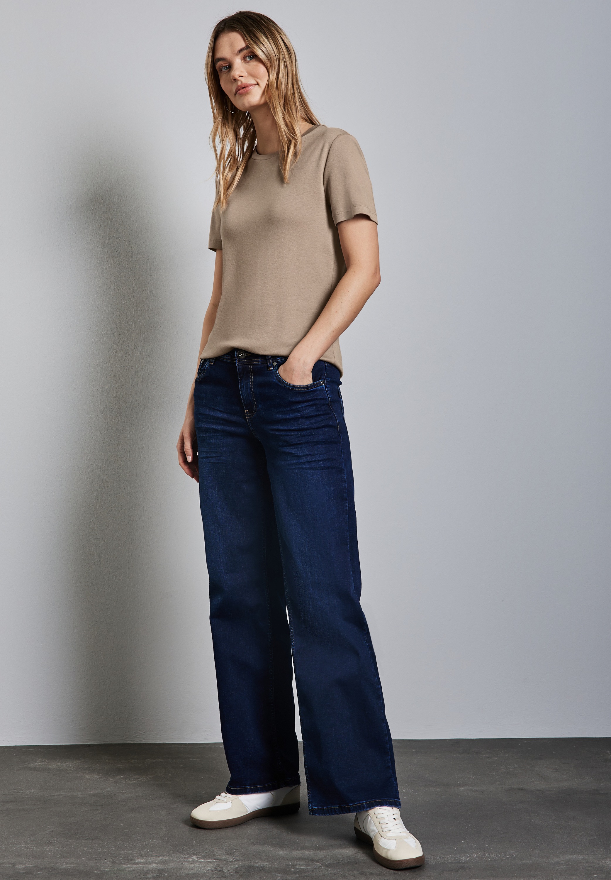 Thumbnail - STREET ONE Rundhalsshirt mit Rundhalsausschnitt