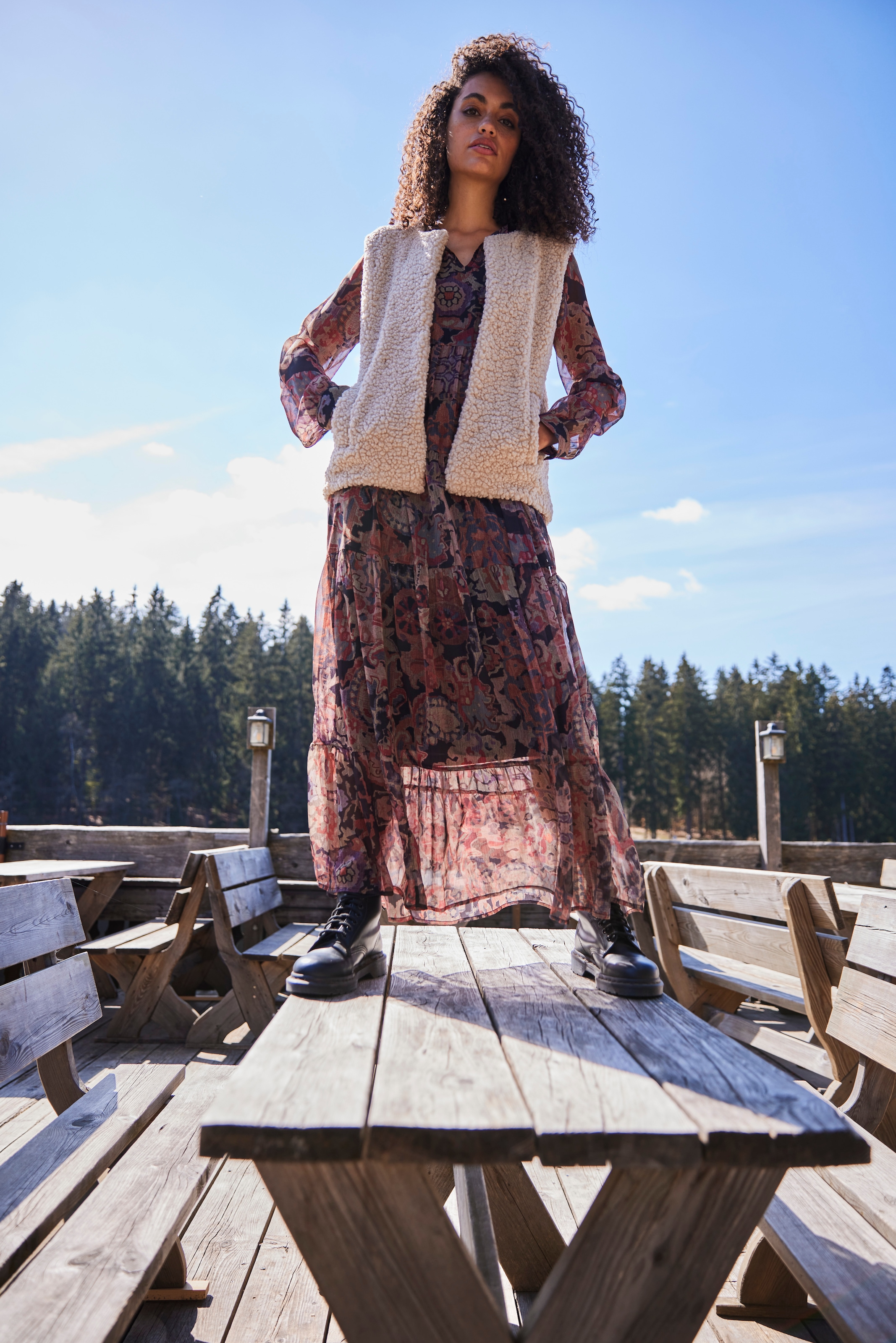 Aniston CASUAL Maxikleid, (mit Jersey-Unterkleid), mit farbharmonischem,  graphischem Blumendruck - NEUE KOLLEKTION für kaufen | BAUR | Jerseykleider