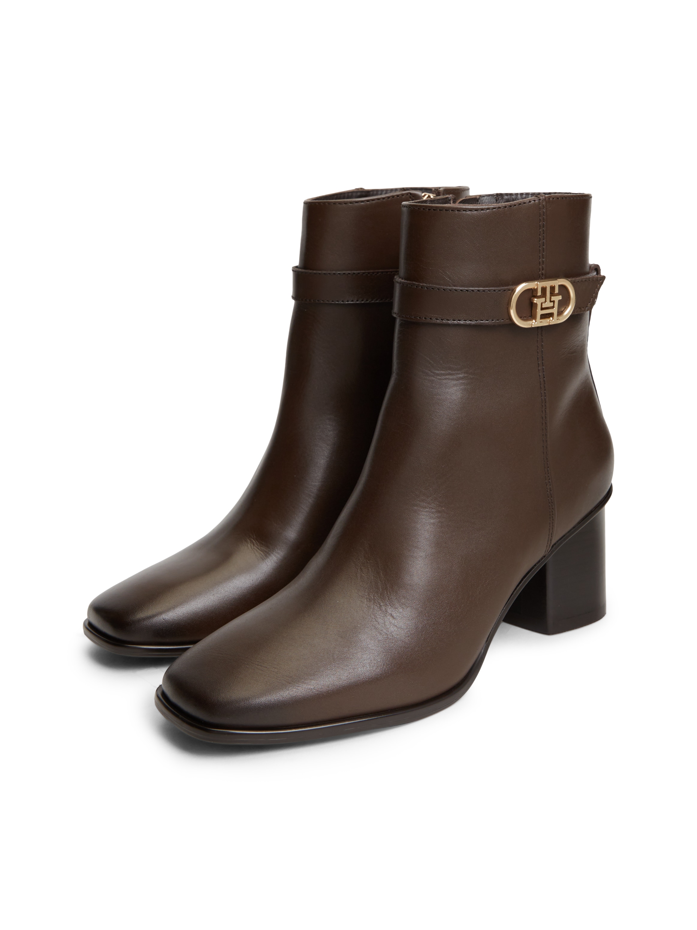 Tommy Hilfiger Stiefelette "TH STRAP LEATHER BLOCK HEEL BOOT" Herbstschuh, Businessschuh mit goldfarbenem Schmuckelement