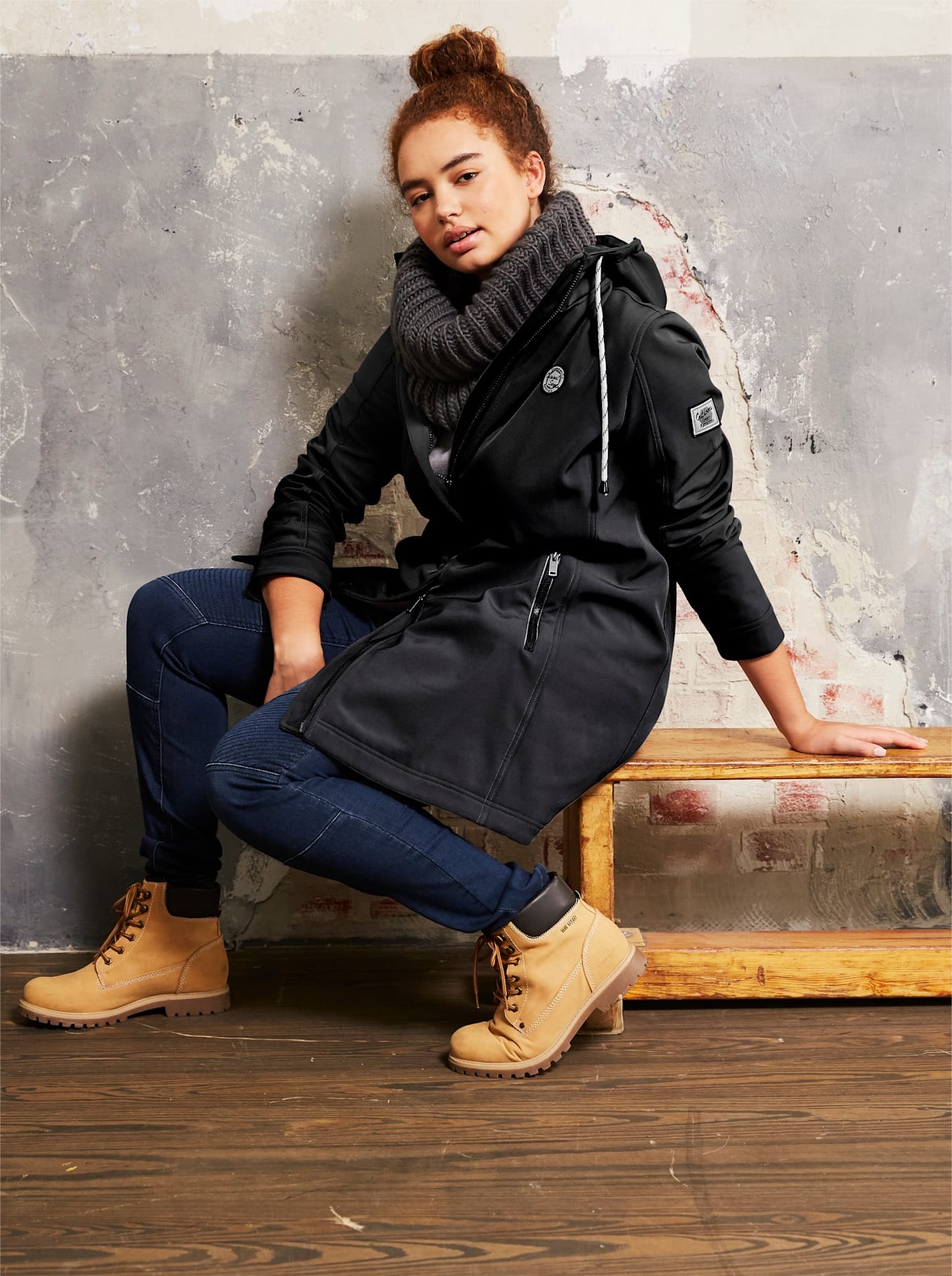 Sheego Softshelljacke, mit Kapuze günstig online kaufen