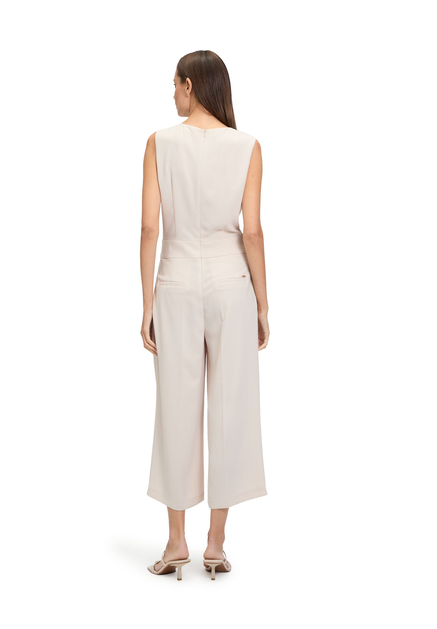 Betty&Co Overall »Betty & Co Jumpsuit ohne Arm«, (1 tlg.), Falten