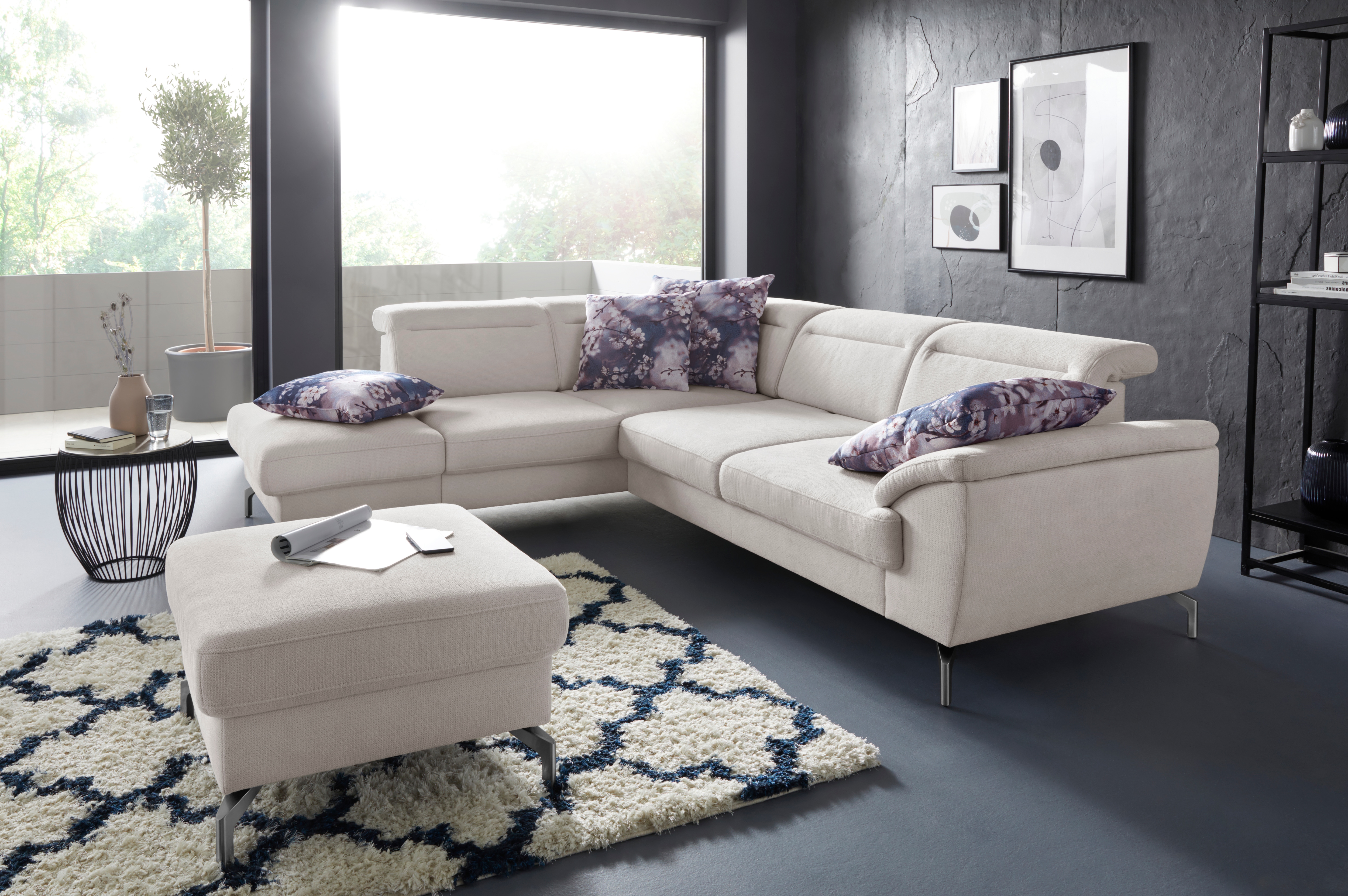 sit&more Ecksofa "Percy L-Form" 15 cm Fußhöhe, Sitztiefenverstellung, wahlweise in 2 Fußfarben