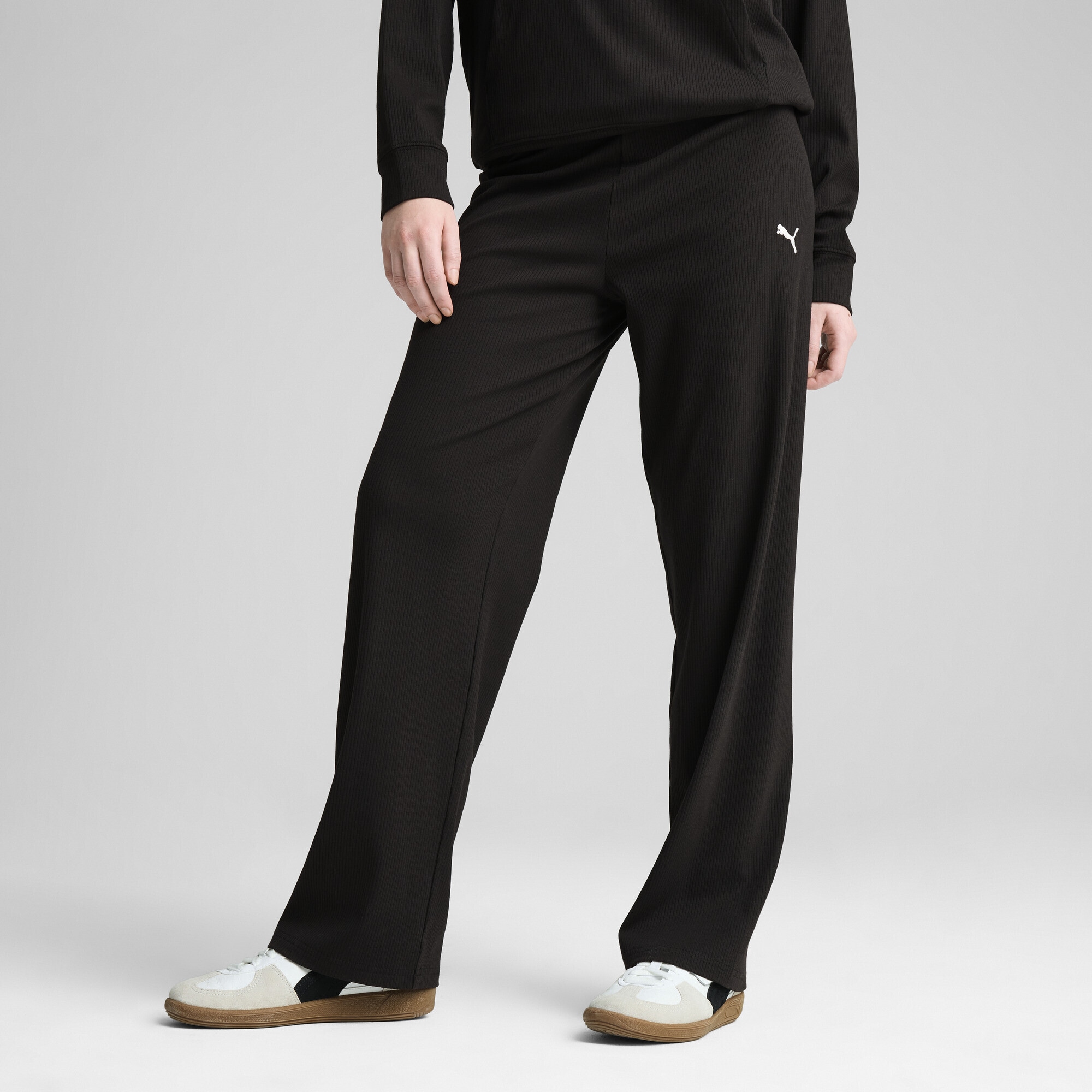 PUMA Sporthose »ESS ELEVATED Gerippte Straight Fit Hose mit hohem Bund Damen«