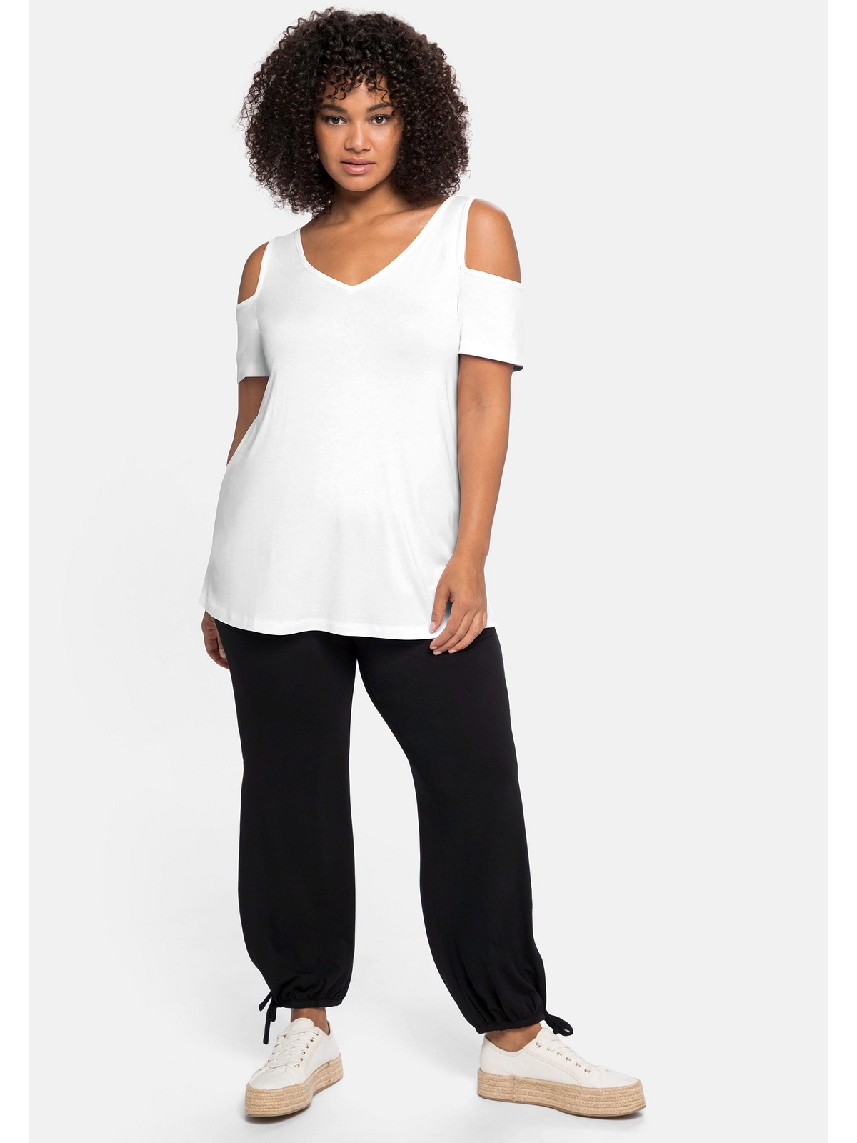 Sheego T-Shirt »Große Größen«, mit V-Ausschnitt, im schulterfreien Look