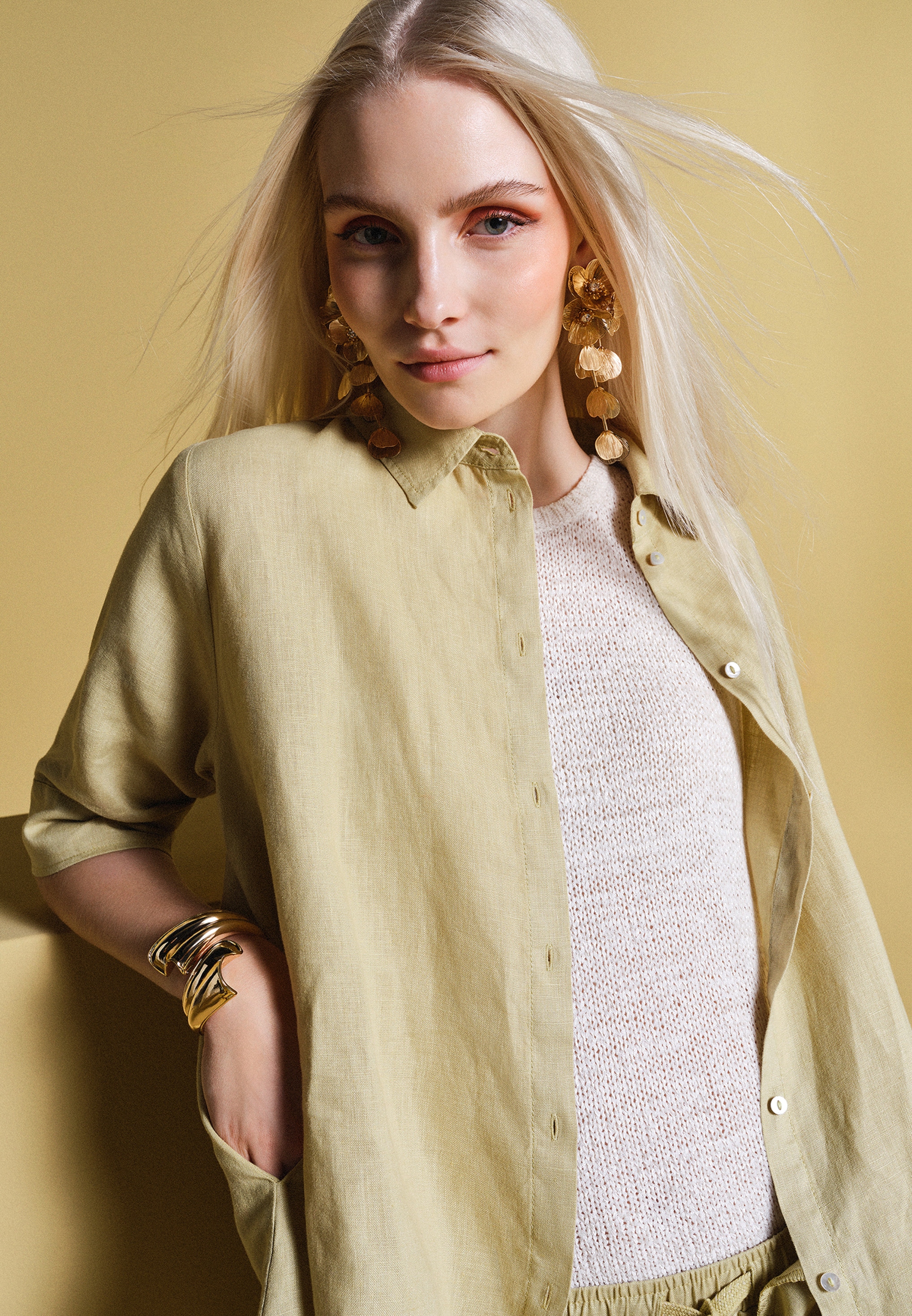 Cartoon Kurzarmbluse »Damen mit Kragen«