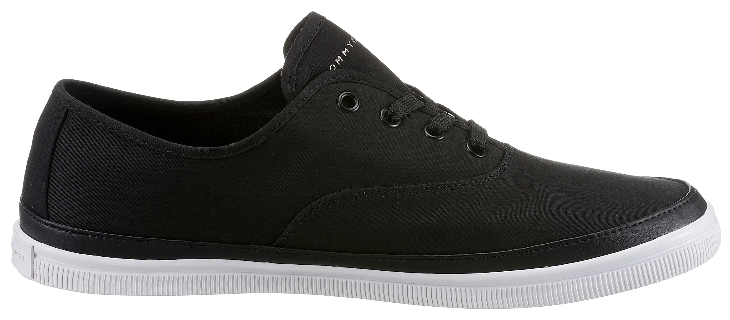 Tommy Hilfiger Sneaker »ESSENTIAL KESHA LACE SNEAKER«, gestickter Logoflagge, E-Weite, Freizeitschuh, Halbschuh, Schnürschuh