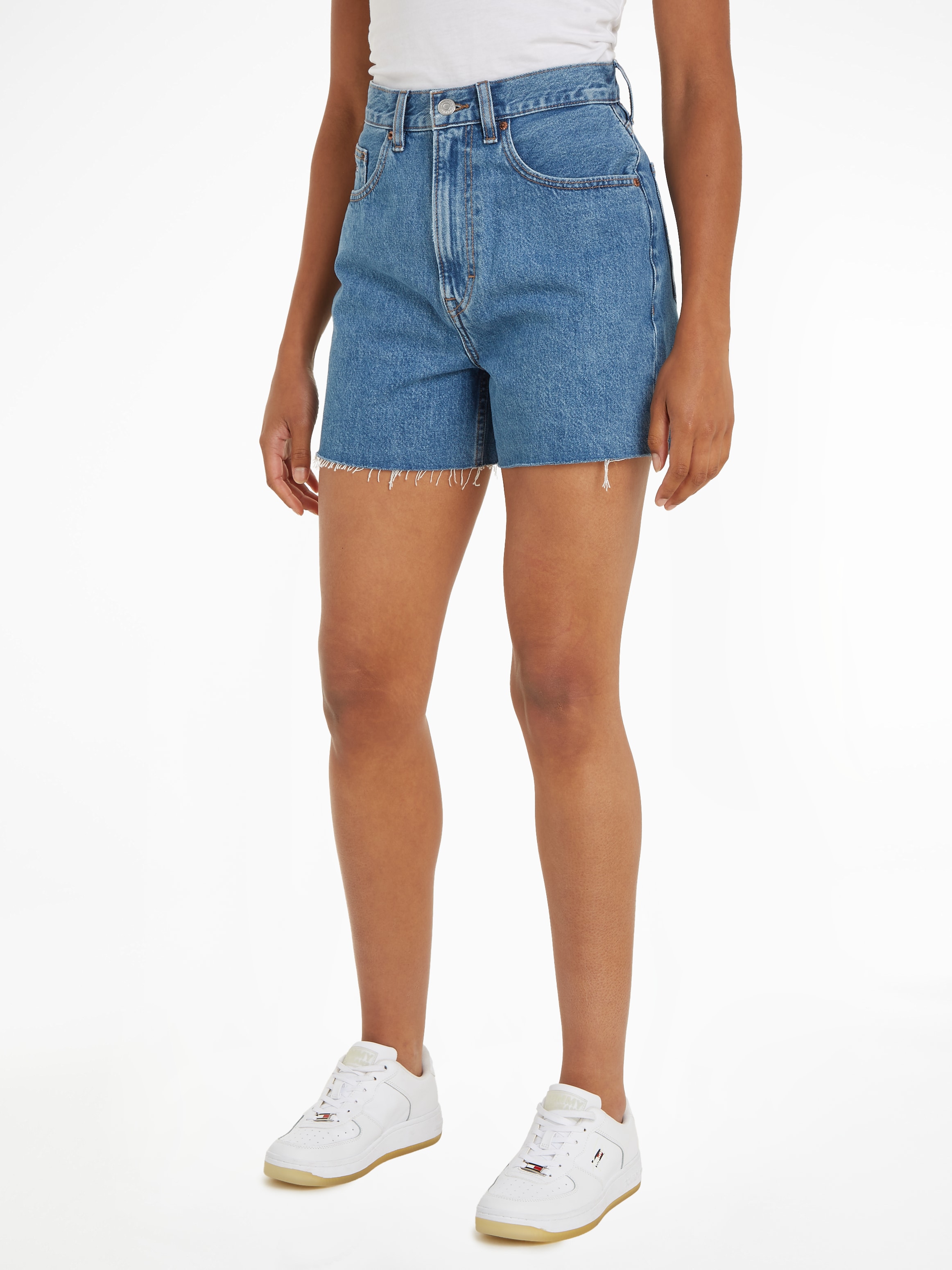 Tommy Jeans Shorts "MOM UH SHORT BH0034", mit Tommy Jeans Logo-Badge & Flag