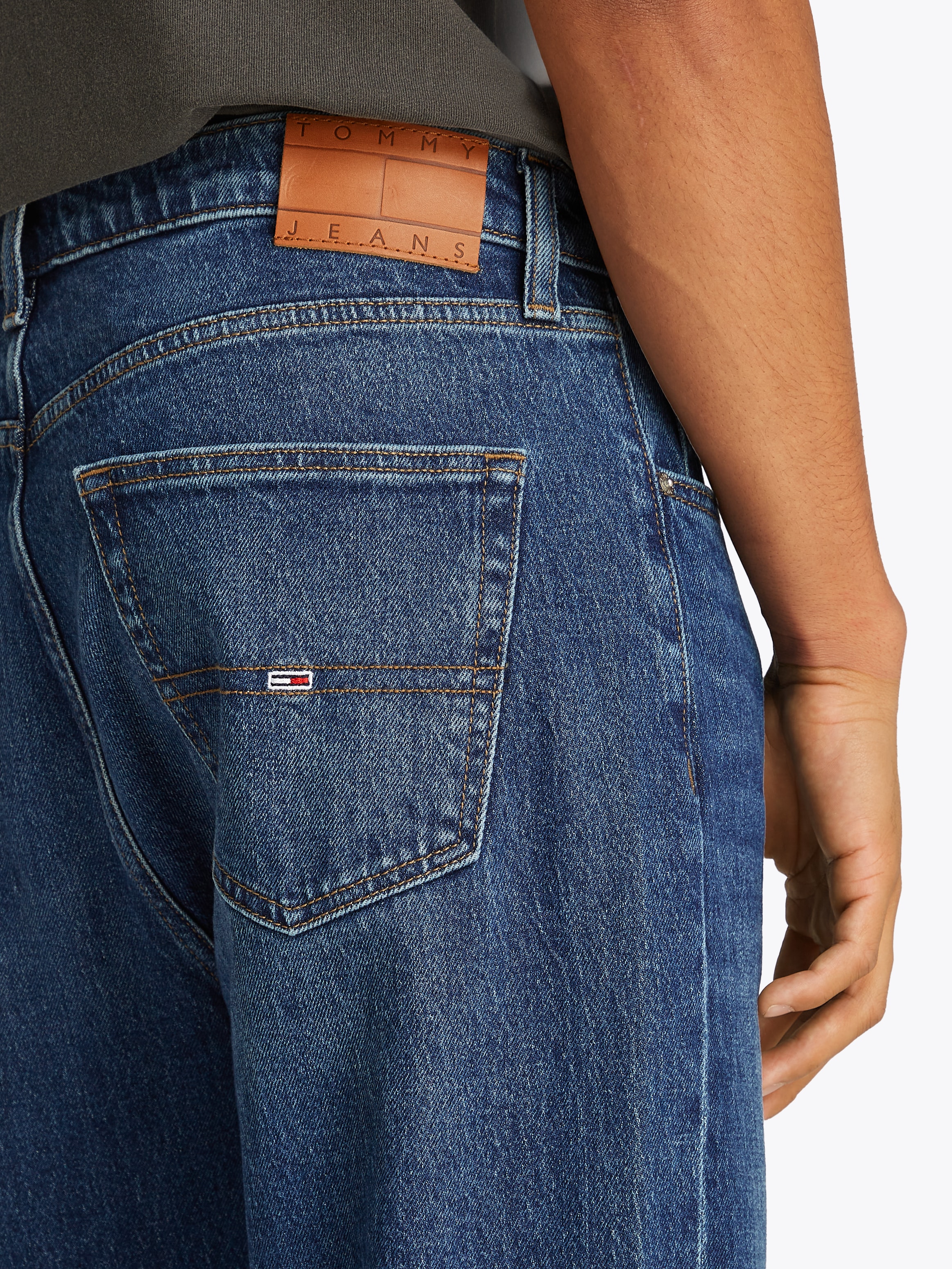 Tommy Jeans Regular-fit-Jeans »Otis Regular Straight«, Mit Gürtelschlaufen