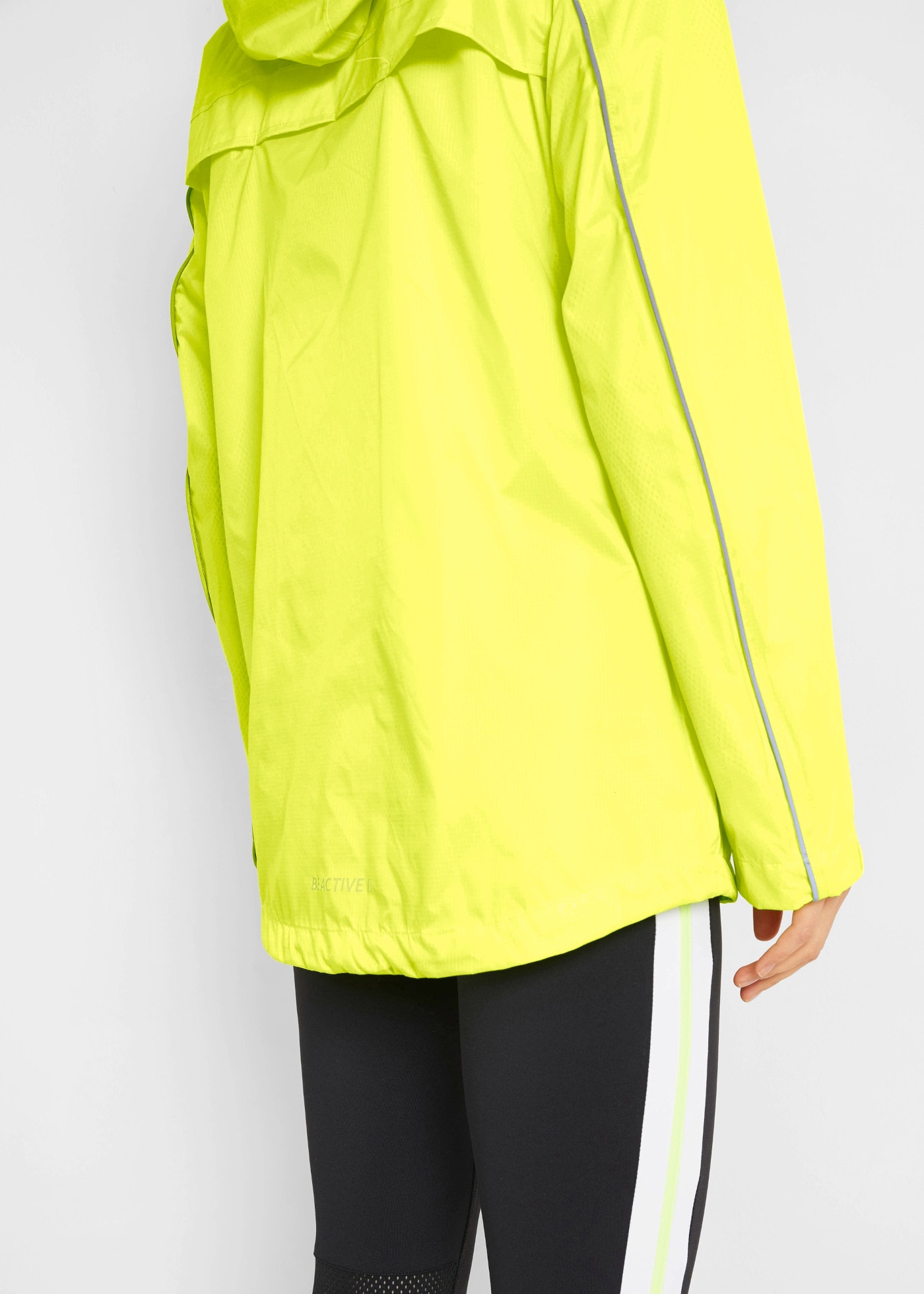 bonprix Funktionsjacke bequemer Schnitt, mit Reißverschlusstaschen, sportlicher Stil