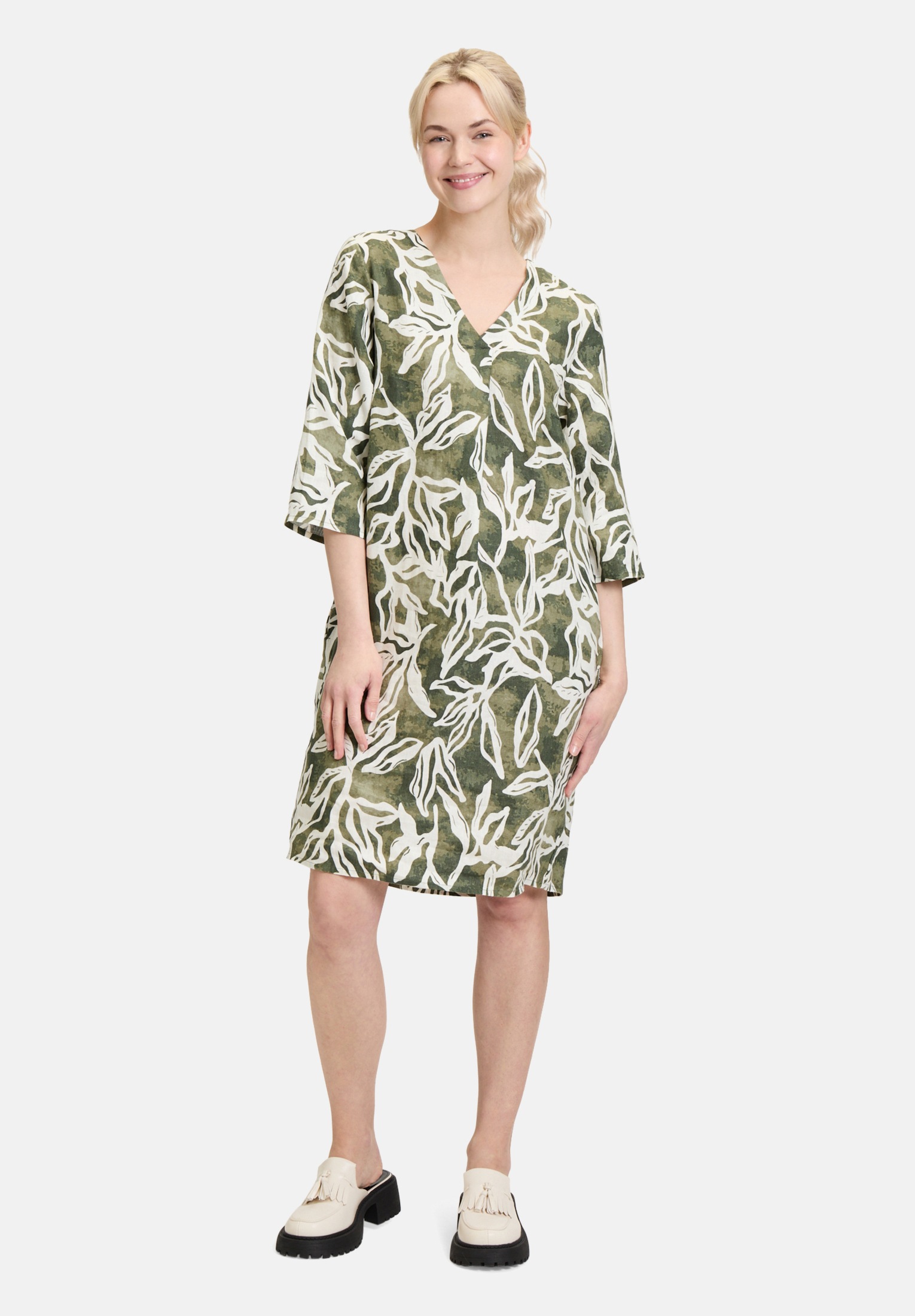 Cartoon Sommerkleid "Damen mit Muster" Ohne Tasche Material
