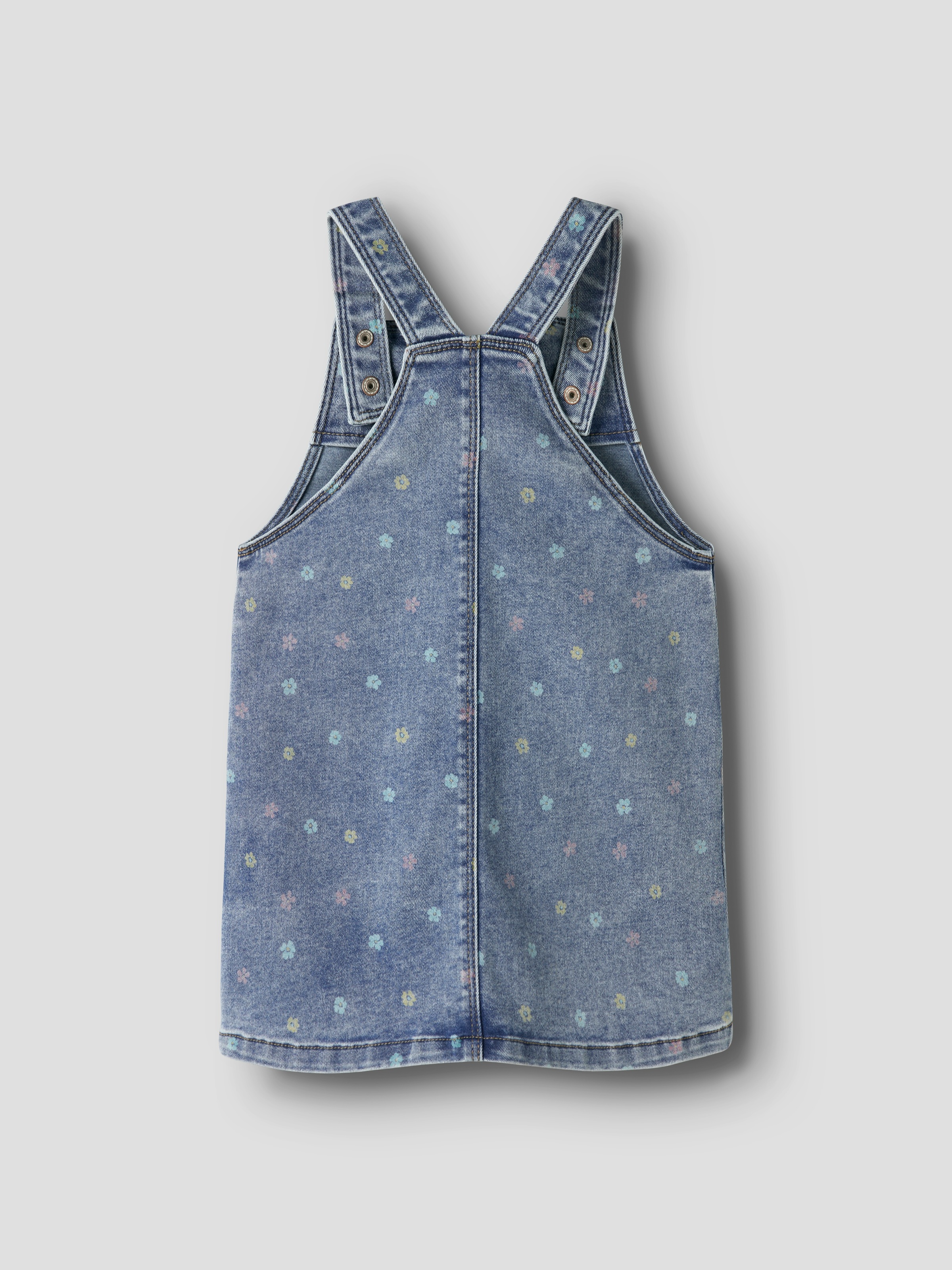 Name It Jeanskleid »NMFROSA SHORT DNM BIBSKIRT 3555-ON F« Brusttasche Denim Baumwollmischung, zarter Allover Print