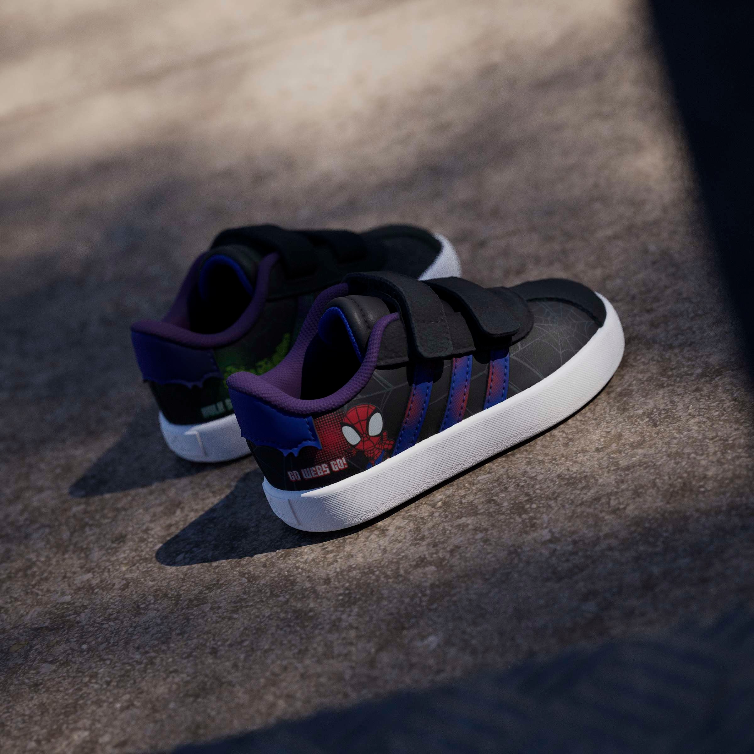 adidas Sportswear Sneaker »ADIDAS MARVEL SPIDER-MAN VL COURT 3.0 KIDS«  Design auf den Spuren des adidas Samba, für Kinder