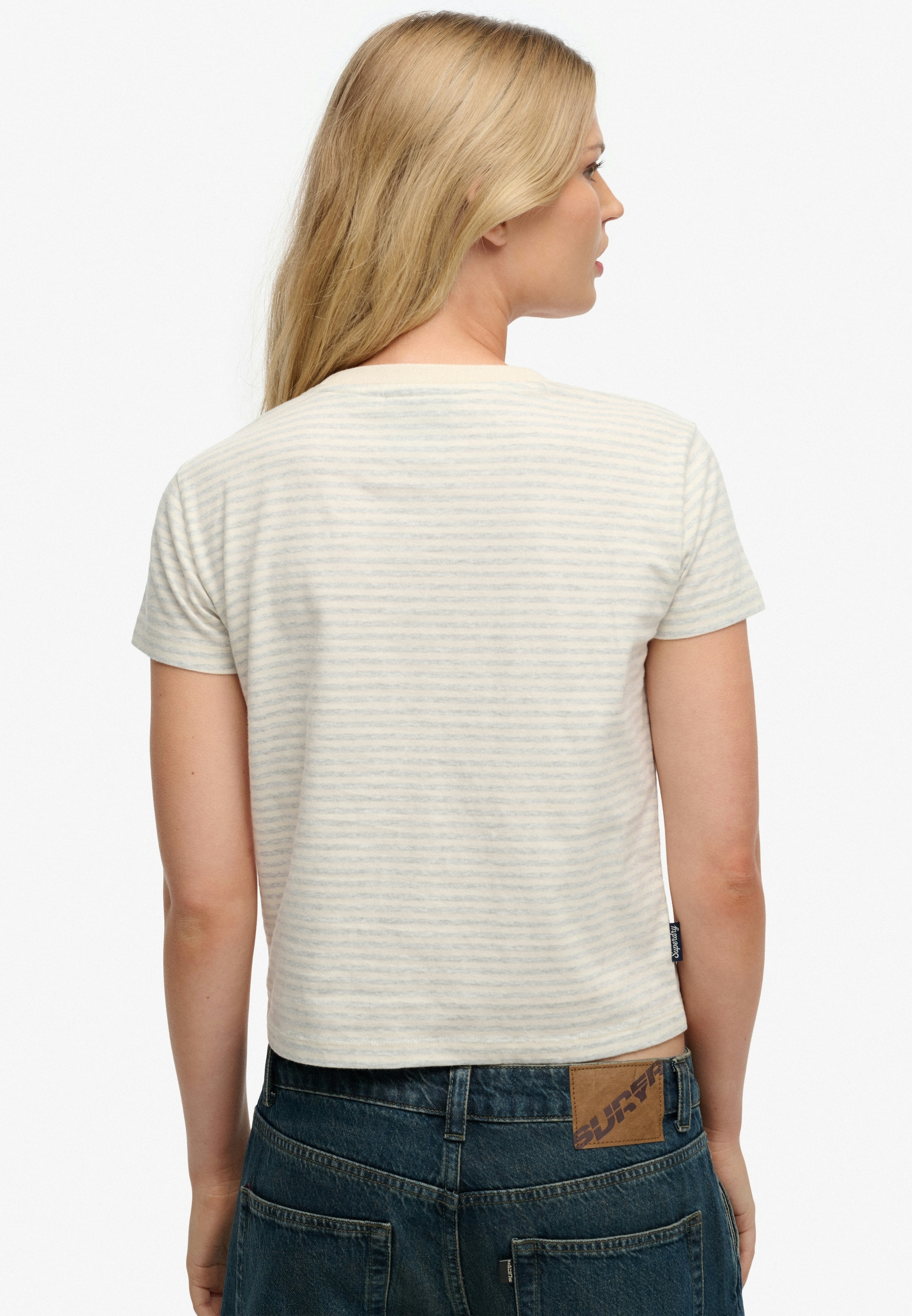 Superdry T-Shirt »ESSENTIAL LOGO STR FITTED TEE« angenehmes Tragegefühl durch besonders weiche Haptik