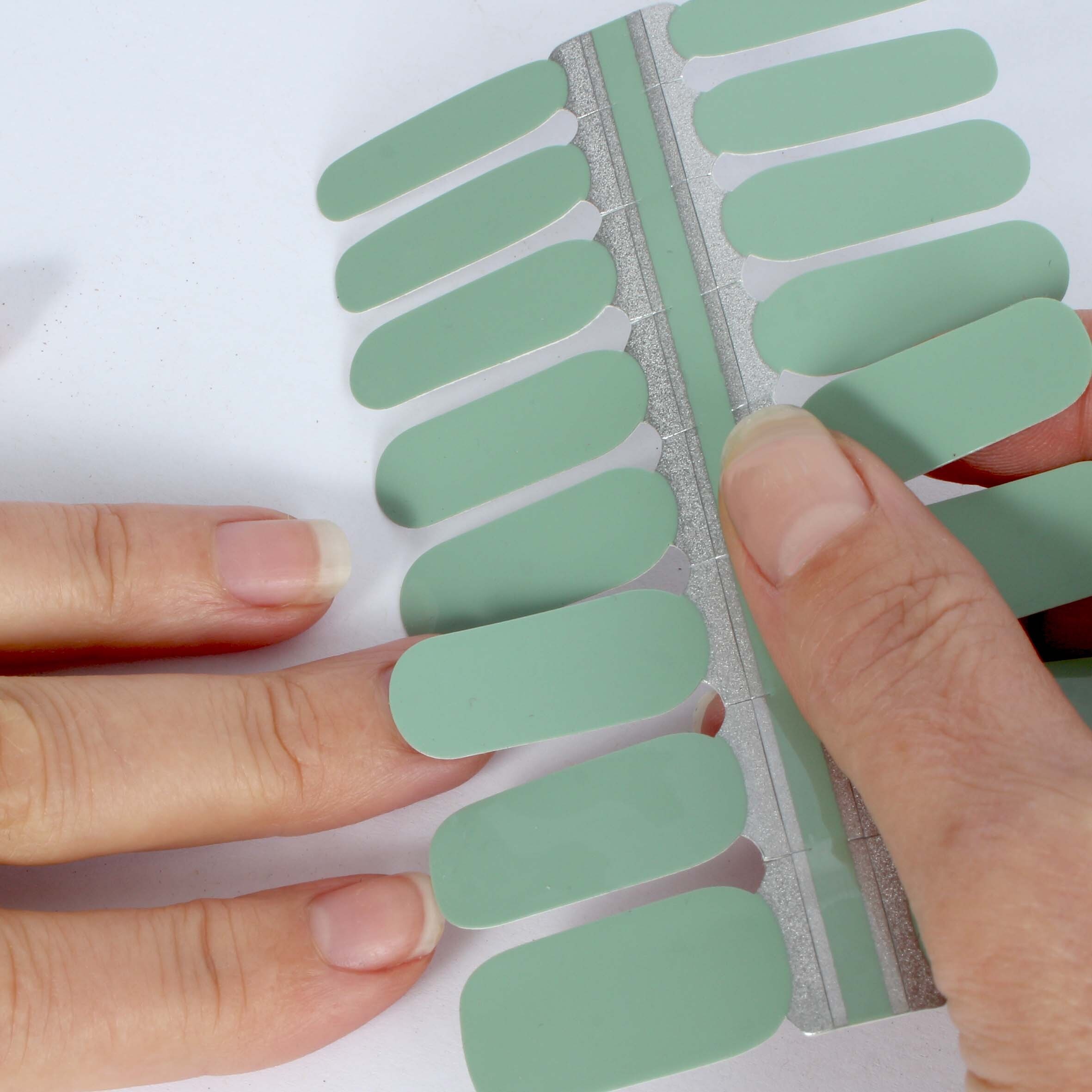 Vargu Nageldesign Zubehör »solid green« aus zertifizierter Produktion (SGS / SEDEX) und Material (FSC)