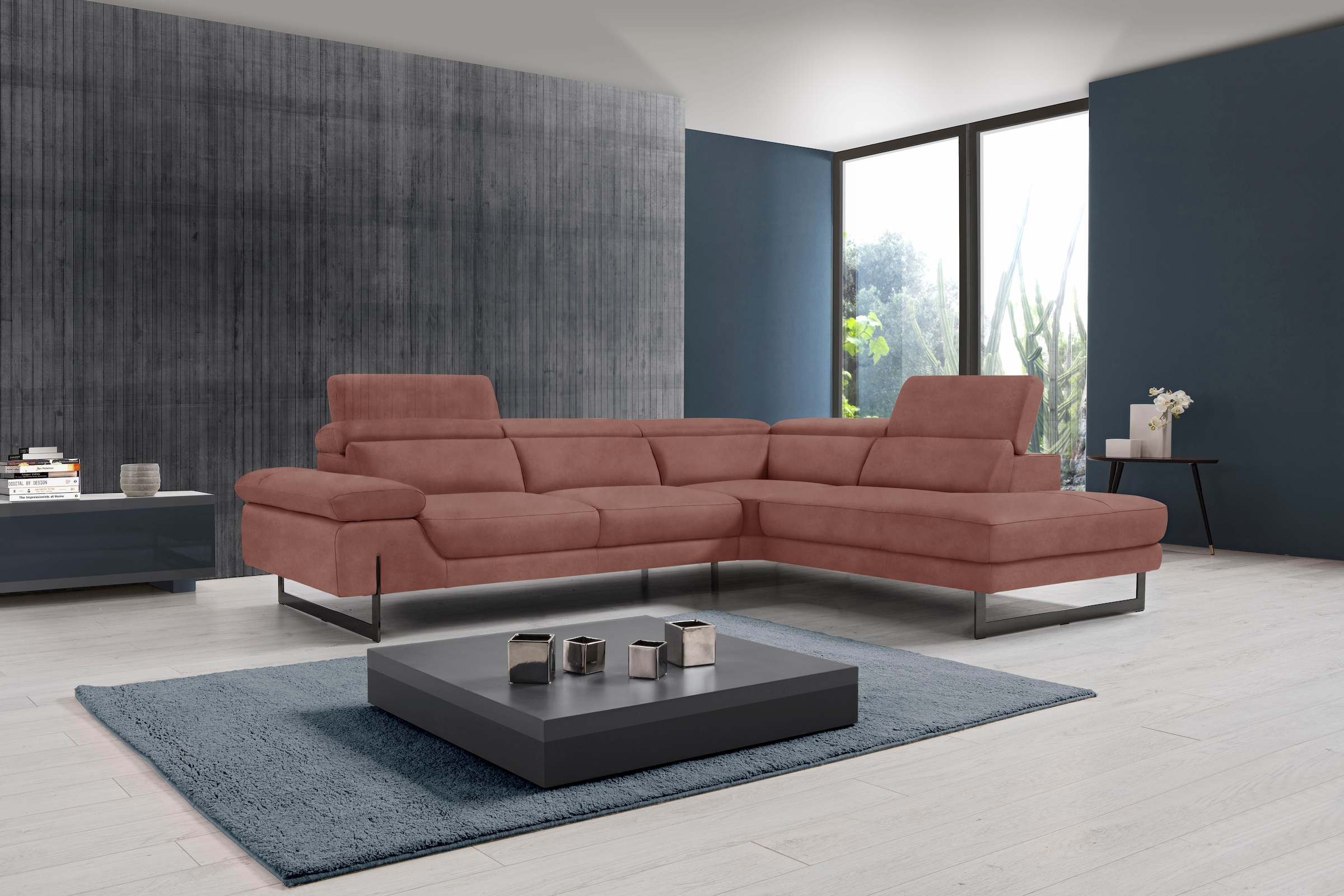 Egoitaliano Ecksofa "Queenie, extravagantes Sofa mit erstklassigem Sitzkomfort, L-Form" mit verstellbarer Armlehne und Kopfteilen für Wohlfühlkomfort