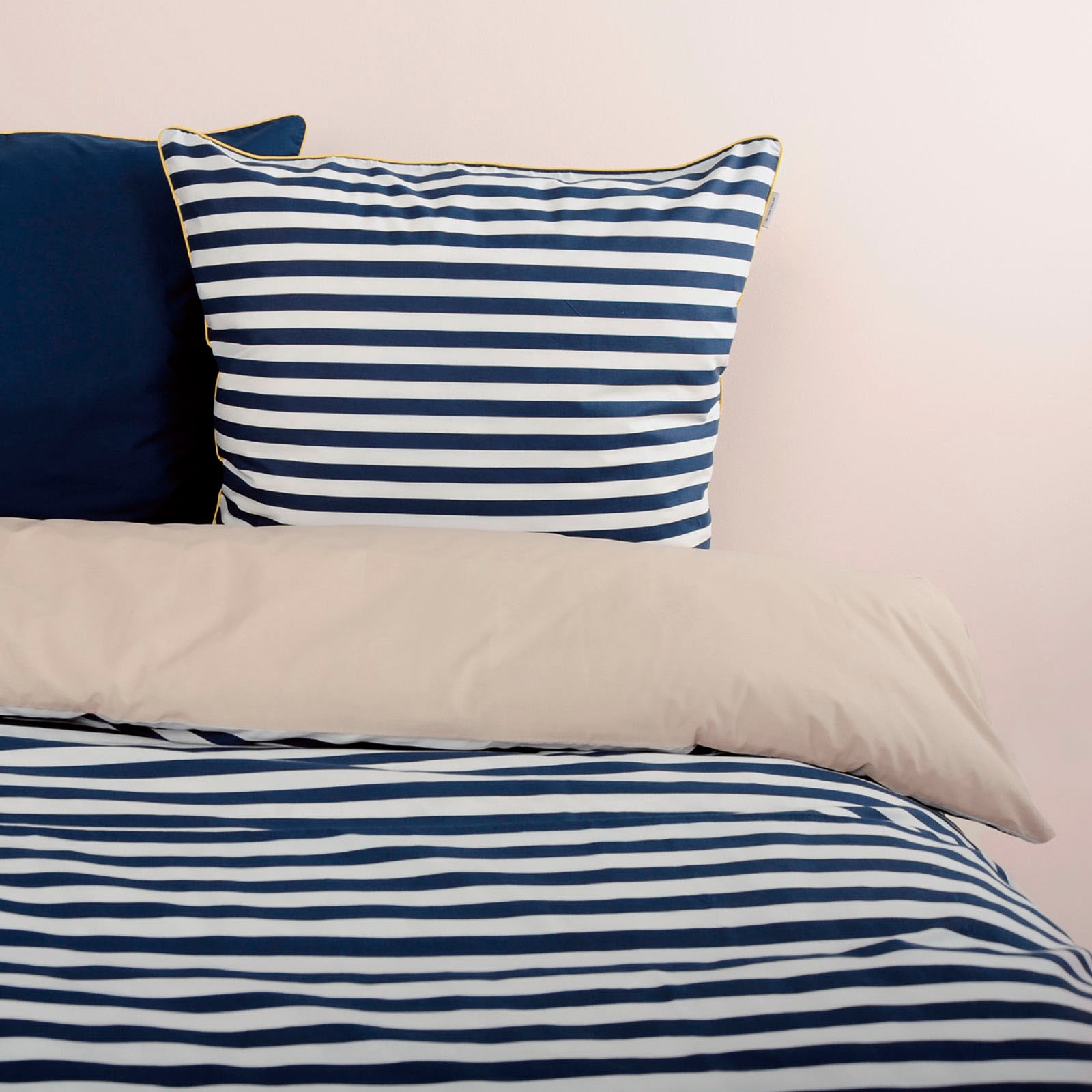 TOM TAILOR HOME Bettwäsche »STRIPES WITH A KICK in Gr. 135x200cm oder 155x220cm«, new bedroom, farbige Paspel am Kissen