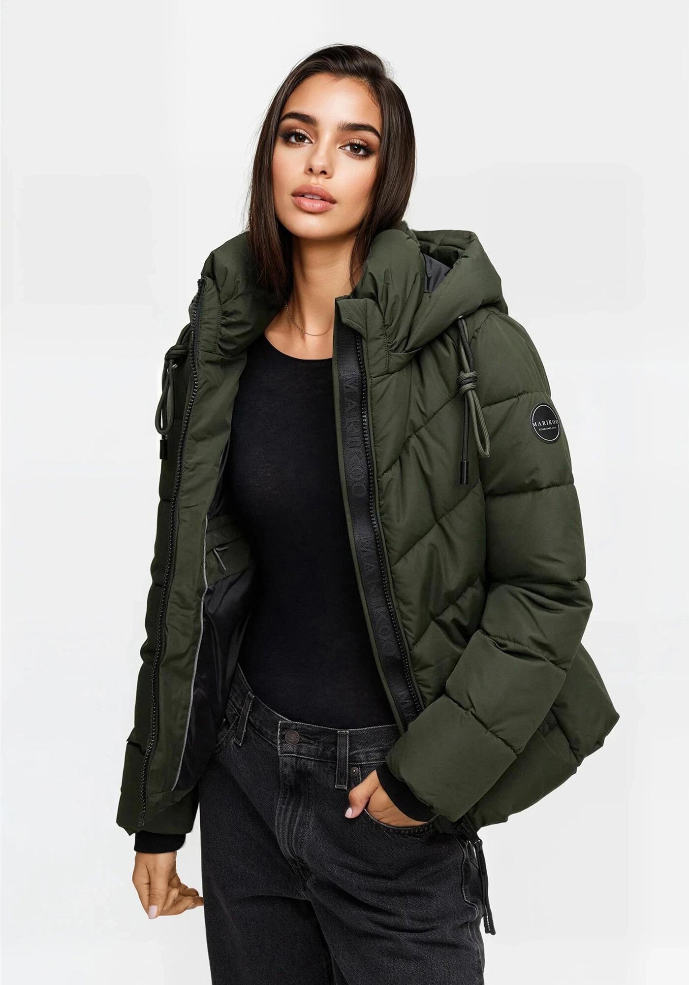 Winterjacke MARIKOO "Sahnemausii", Damen, Gr. XXL, grün (schwarz olive), Obermaterial: 100% Polyester; Futter: 100% Polyester; Wattierung: 100% Polyester; Ärmelfutter: 100% Polyester, Jacken Winterjacke, mit abnehmbarer Kapuze und hohem Kragen