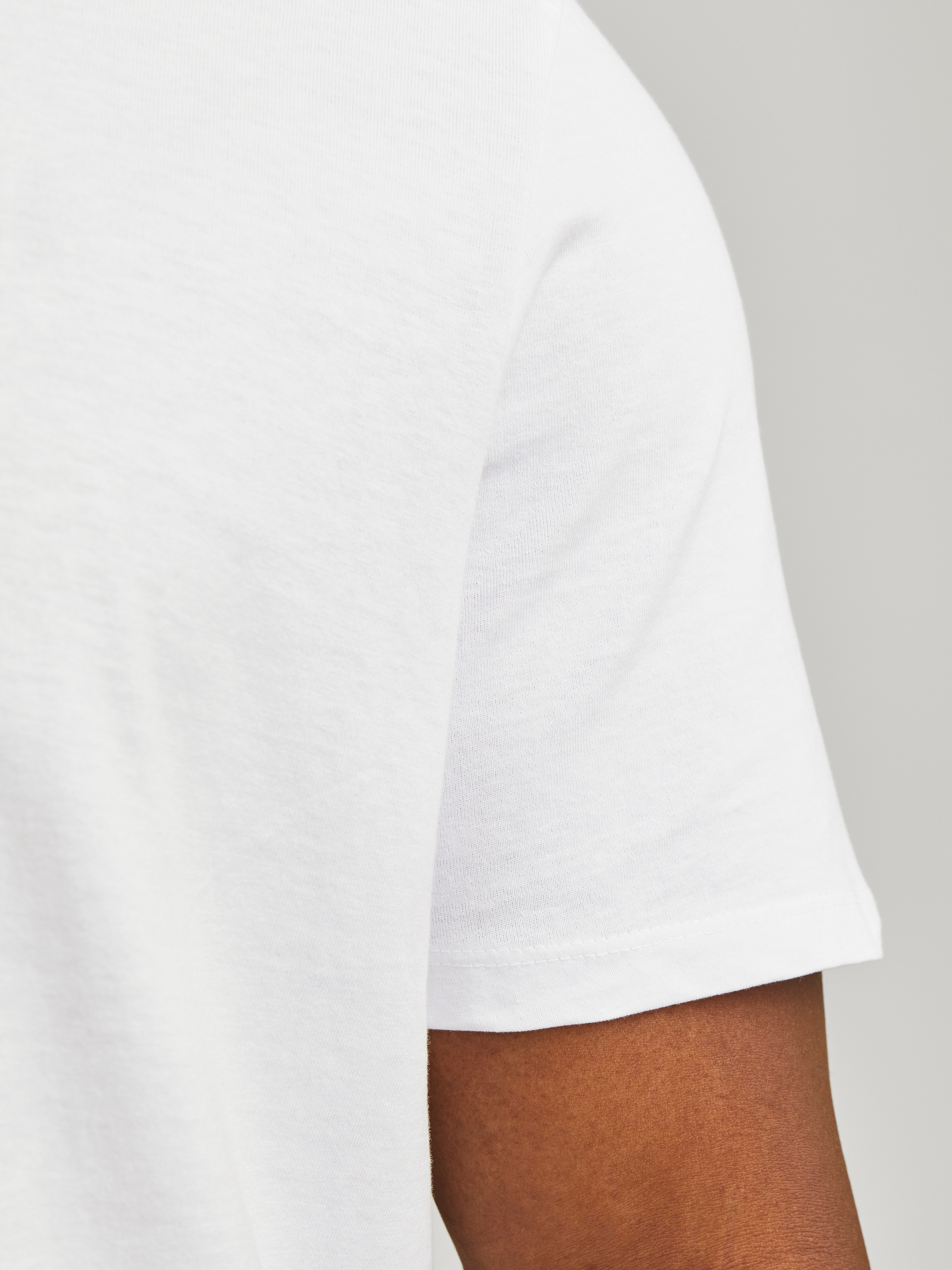 T-Shirt "JJEBRADLEY TEE SS NOOS PLS", Herren, Gr. 5XL, weiß, Jersey, Obermaterial: 100% Baumwolle, JACK & JONES PLUSSIZE, unifarben, Basic, relaxed fit normal, Rundhals, gerader Abschluss, Shirts T-Shirt, mit Rundhalsausschnitt 3