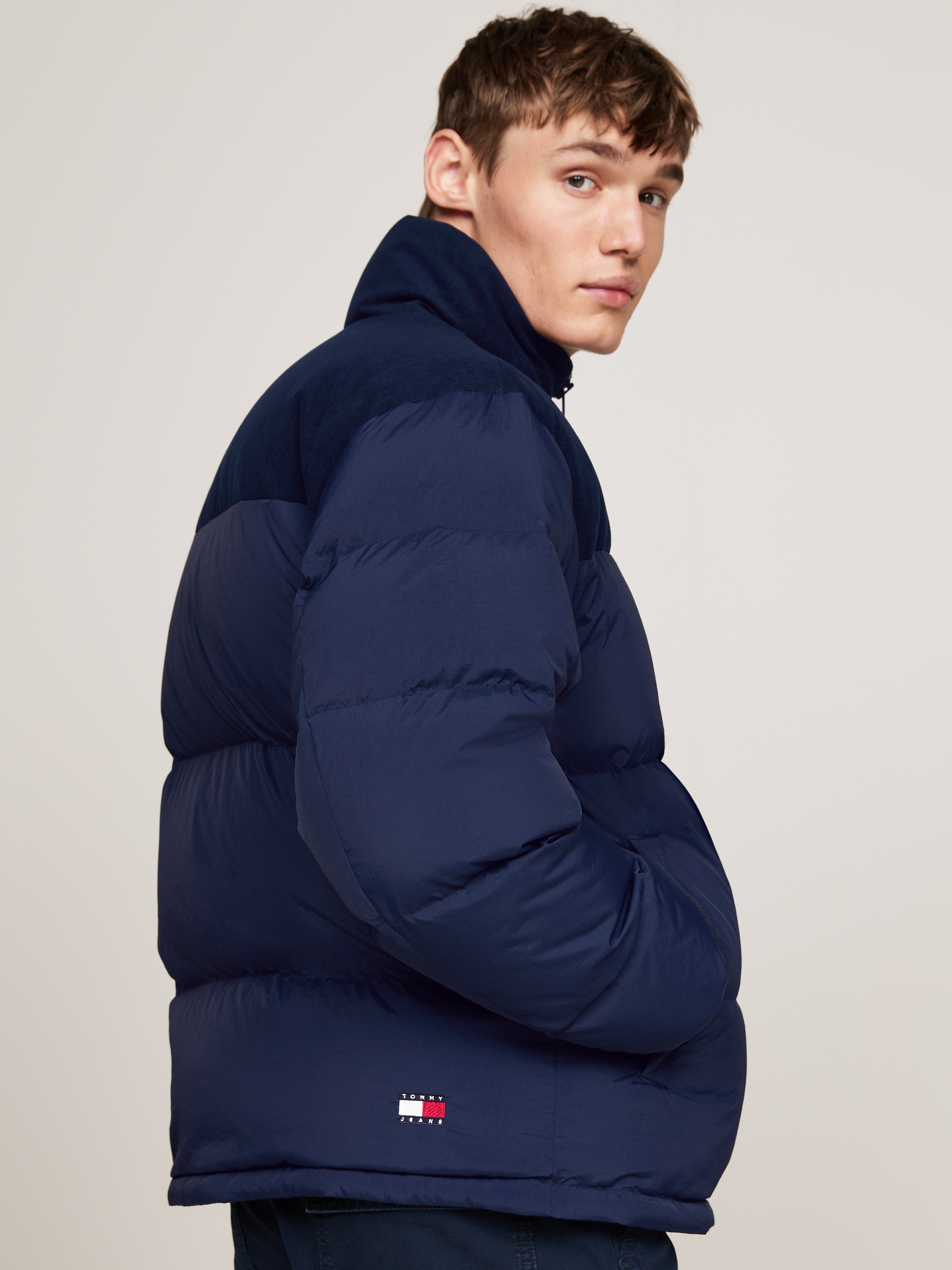 Tommy Jeans Steppjacke TJM CORD MIX ALASKA PUFFER mit Cord-Einsätze auf Bru günstig online kaufen