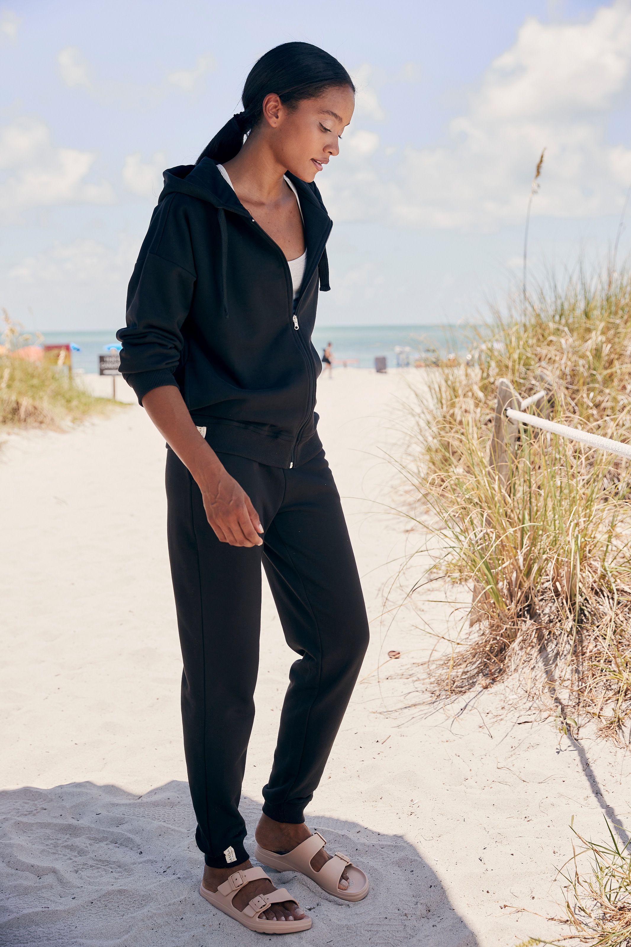 Thumbnail - LASCANA Sweatjacke, aus organischer Baumwolle, Loungewear