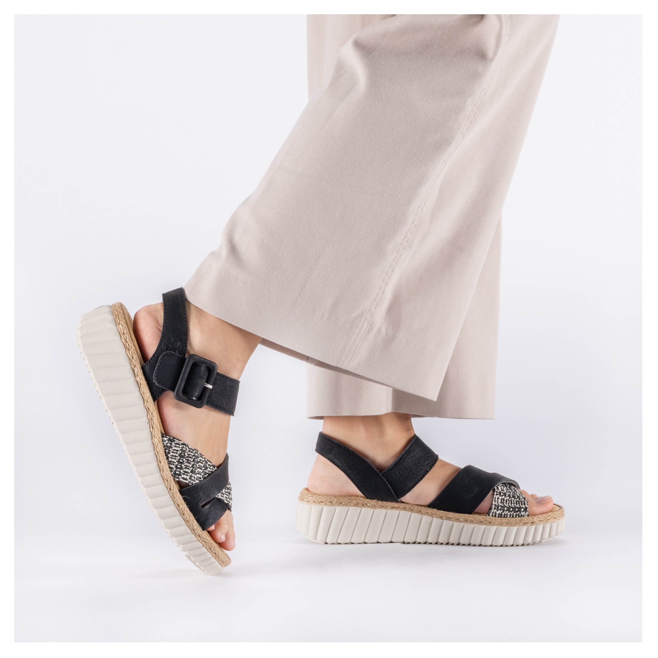 Rieker Sandale  Sommerschuh, Strandschuh, Urlaubsschuh mit Bastumrahmung