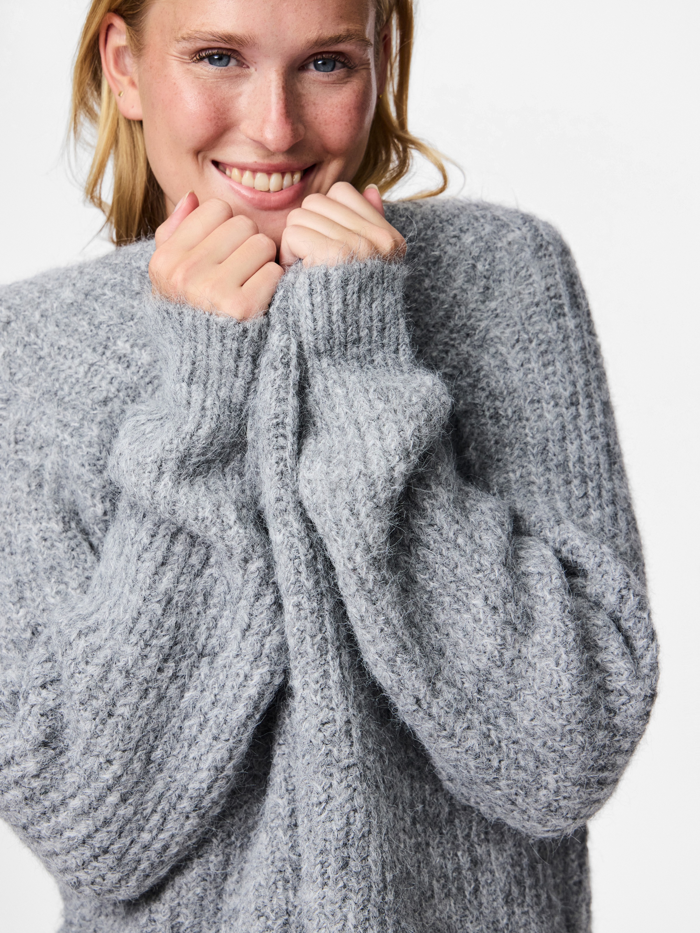 pieces Strickjacke "PCCLEO LS V-NECK KNIT CARDIGAN NOOS BC" günstig online kaufen