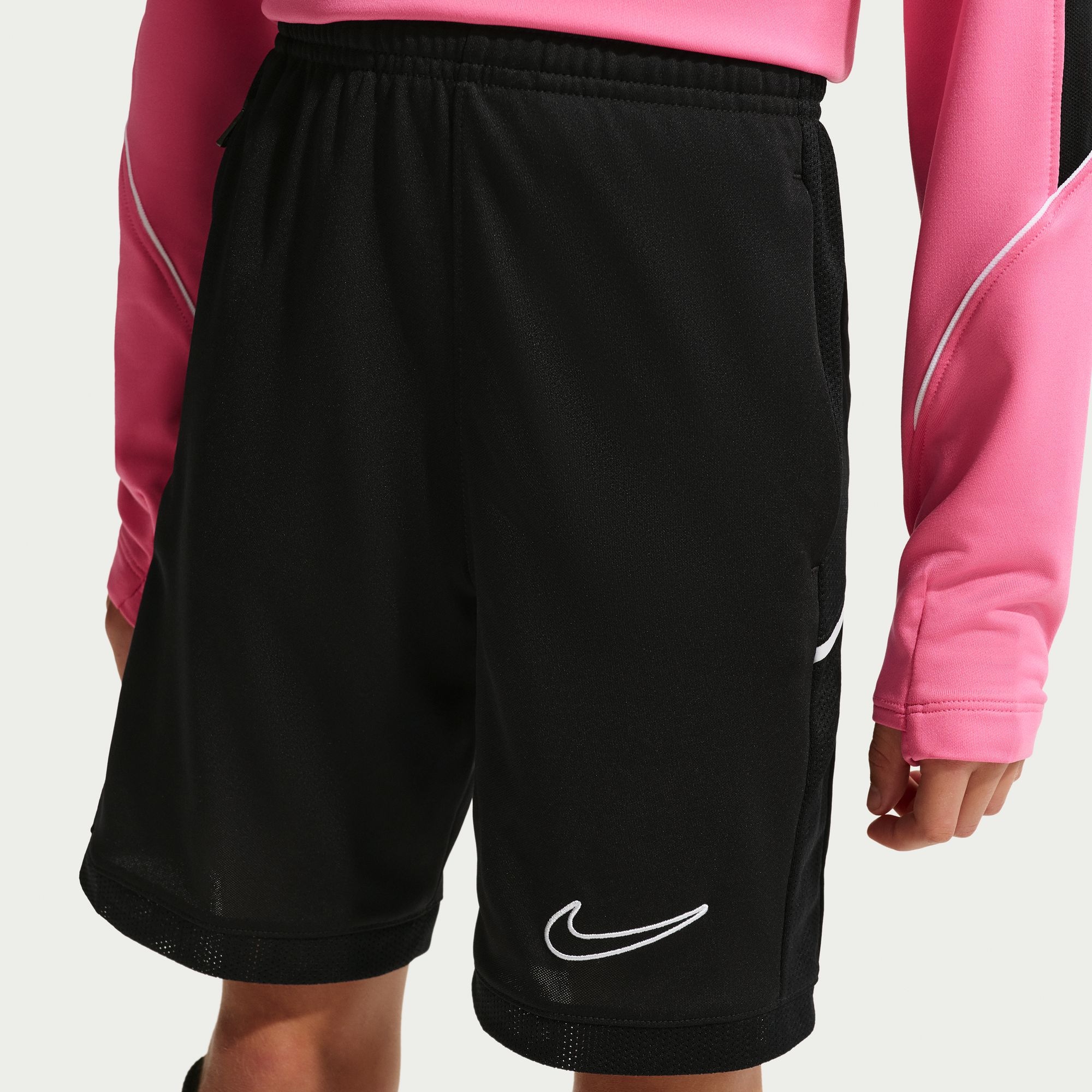 Nike Trainingsshorts »Nike Academy Big Kids' Dri-FIT 7" Soccer Shorts«  aus leichtem Material, mit Mesh-Einsätzen