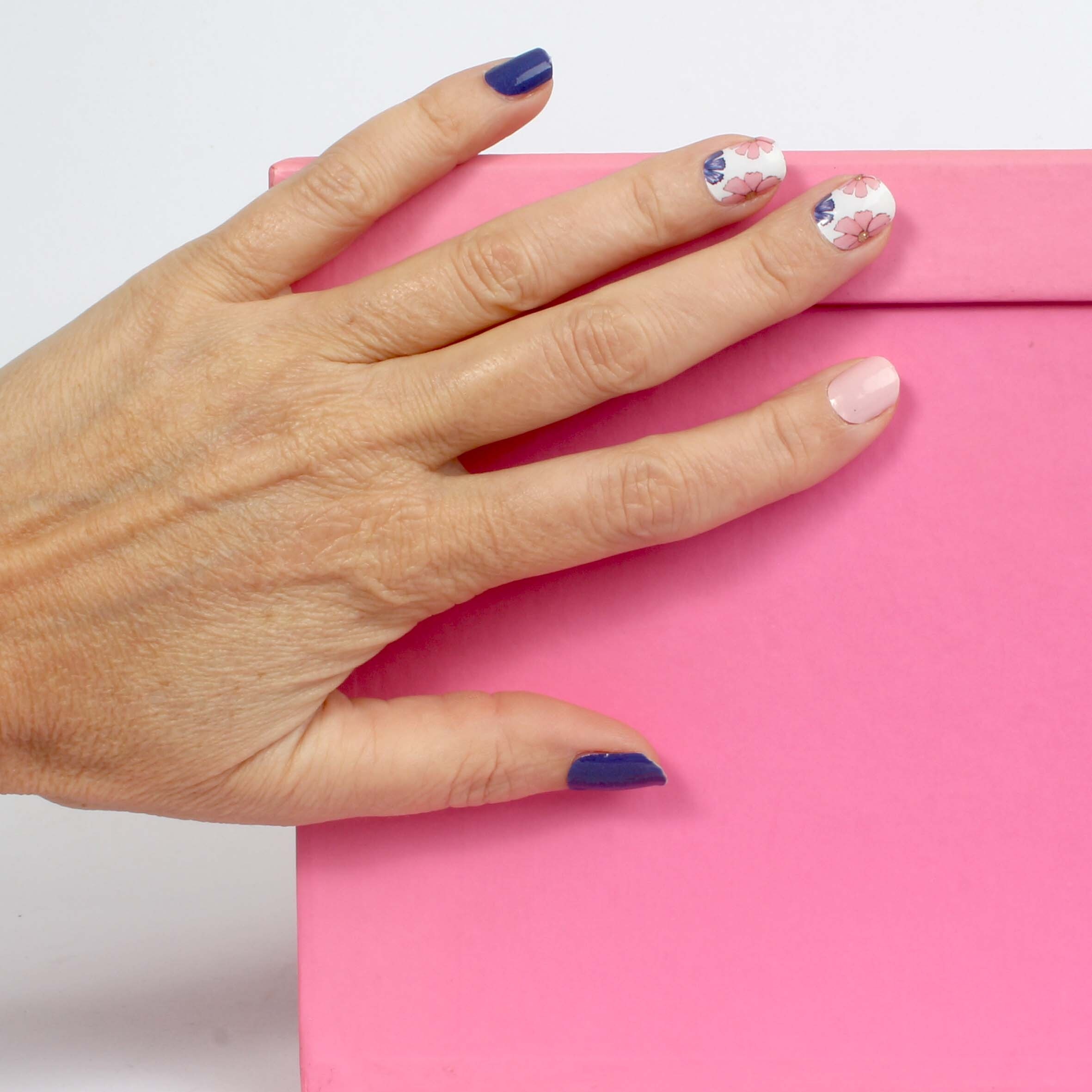 Vargu Nageldesign Zubehör »flower mood«, aus zertifizierter Produktion (SGS / SEDEX) und Material (FSC)
