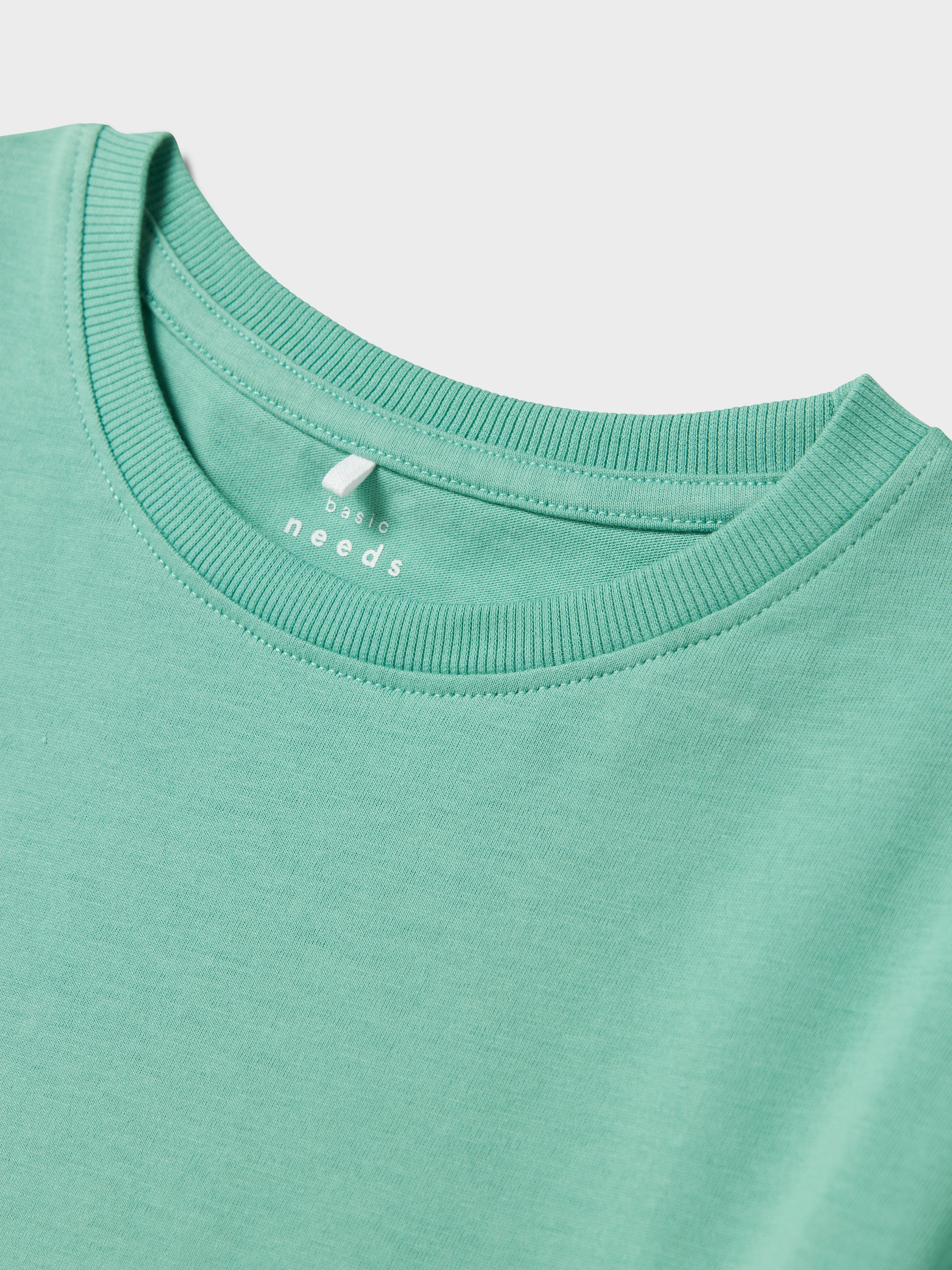 Thumbnail - Name It T-Shirt "NKMVOBBO SS NREG TOP NOOS" loose fit mit leicht überschnittenen Schultern