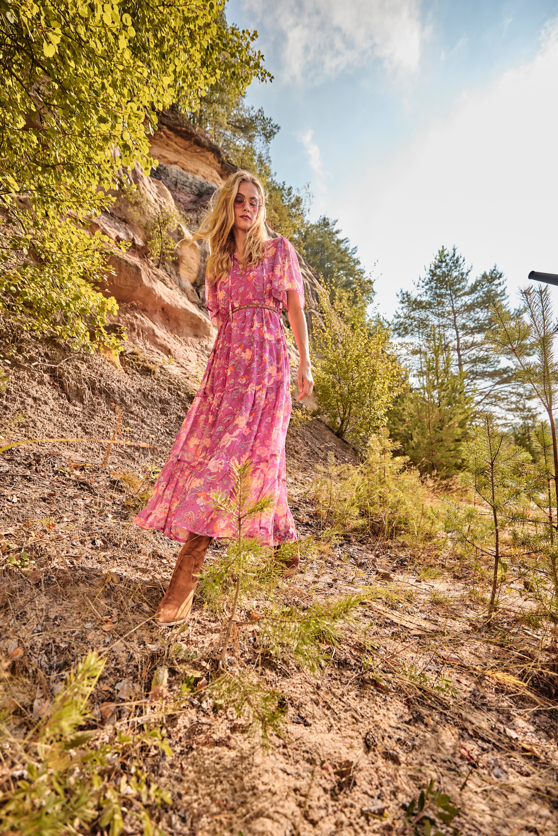 Aniston CASUAL Sommerkleid, mit fantasievollem Blumen- und Paisley-Druck - NEUE KOLLEKTION