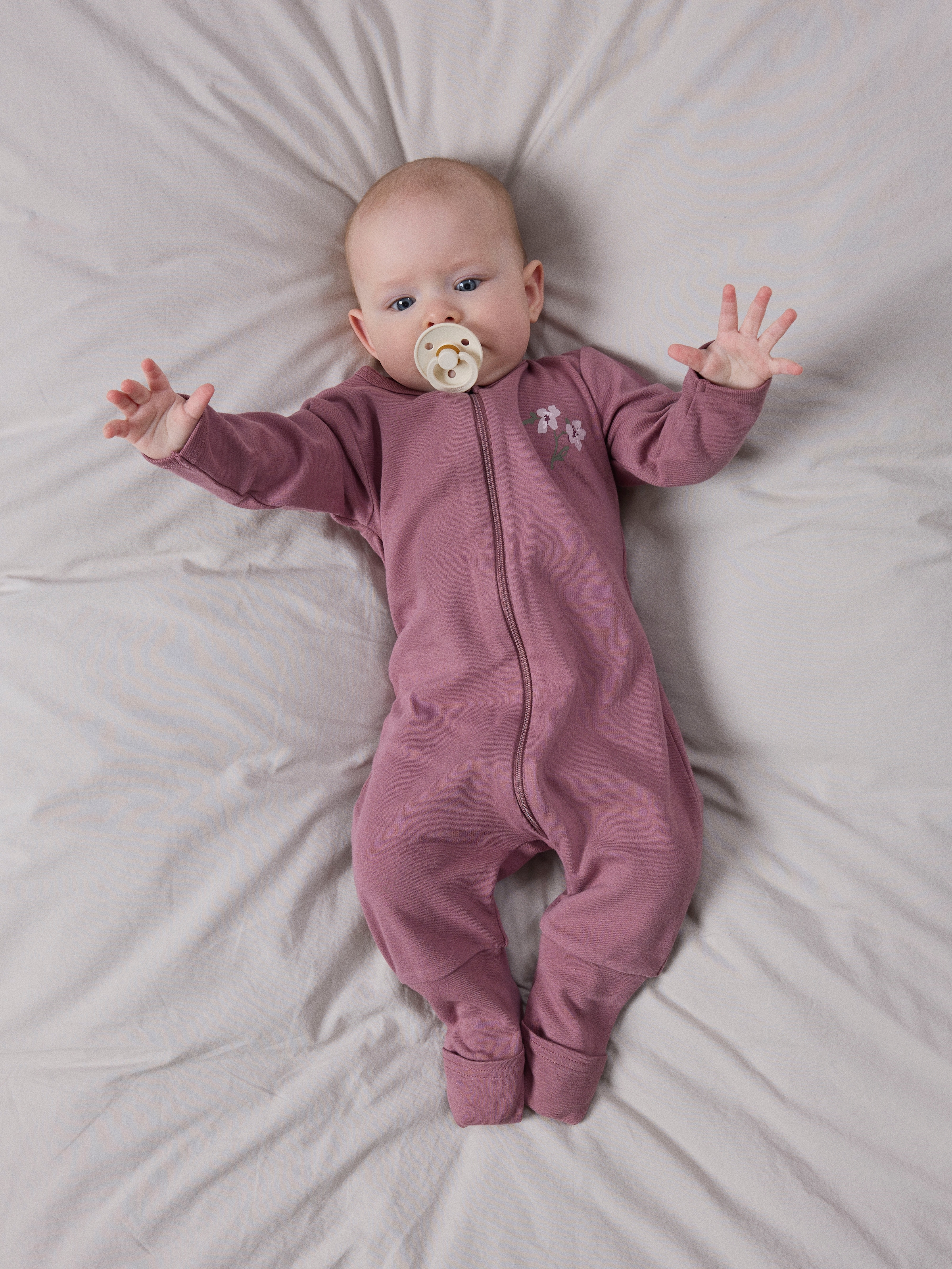 Name It Schlafanzug »NBFNIGHTSUIT 2P ZIP FF VIOLETFLOWER NOOS« Packung, 2 aus Baumwolle, in Jersey-Qualität, lockere Passform, für Mädchen