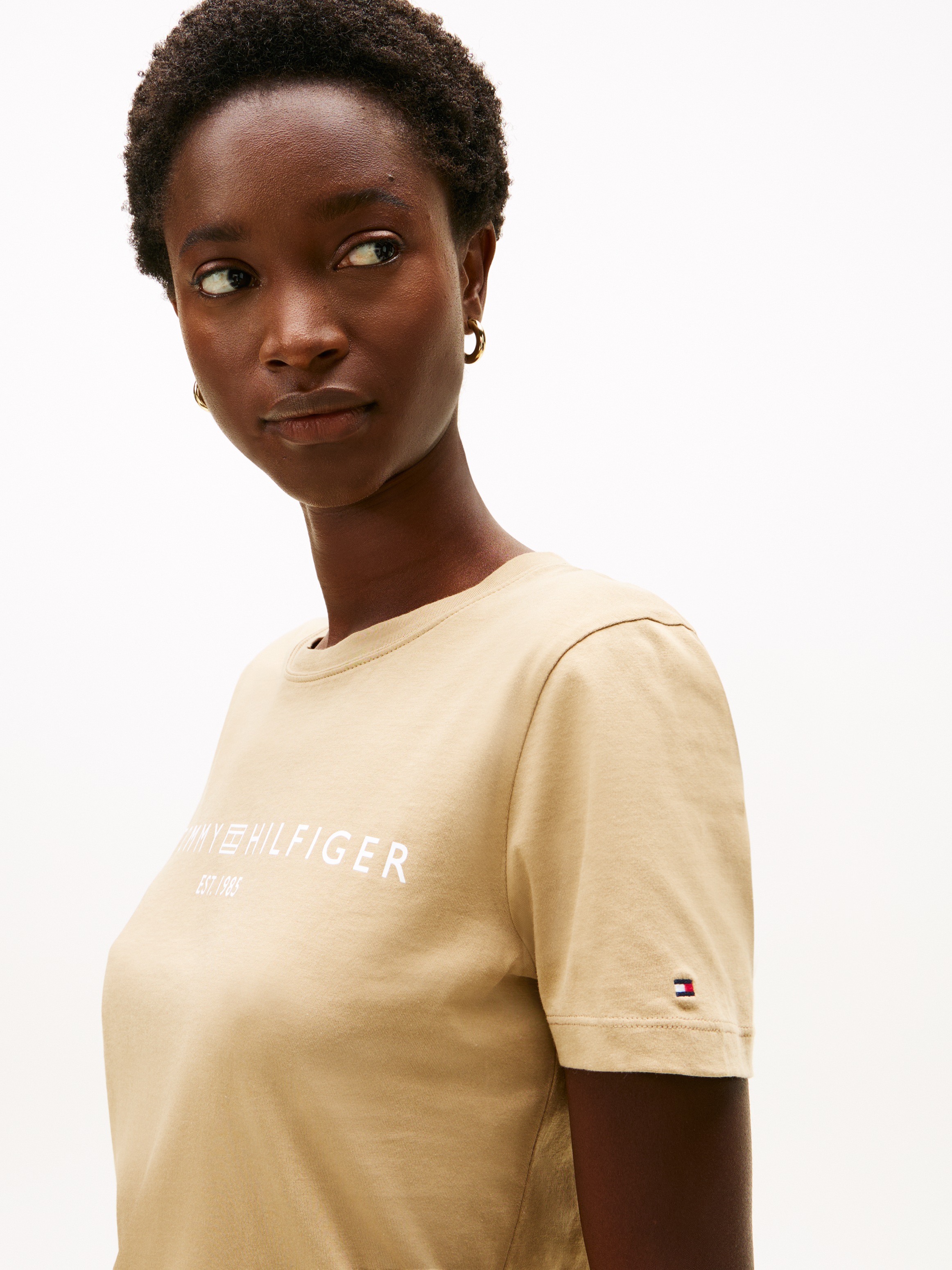 Tommy Hilfiger Kurzarmshirt "REG CORP LOGO C-NK mit Logoschriftzug und Stic günstig online kaufen