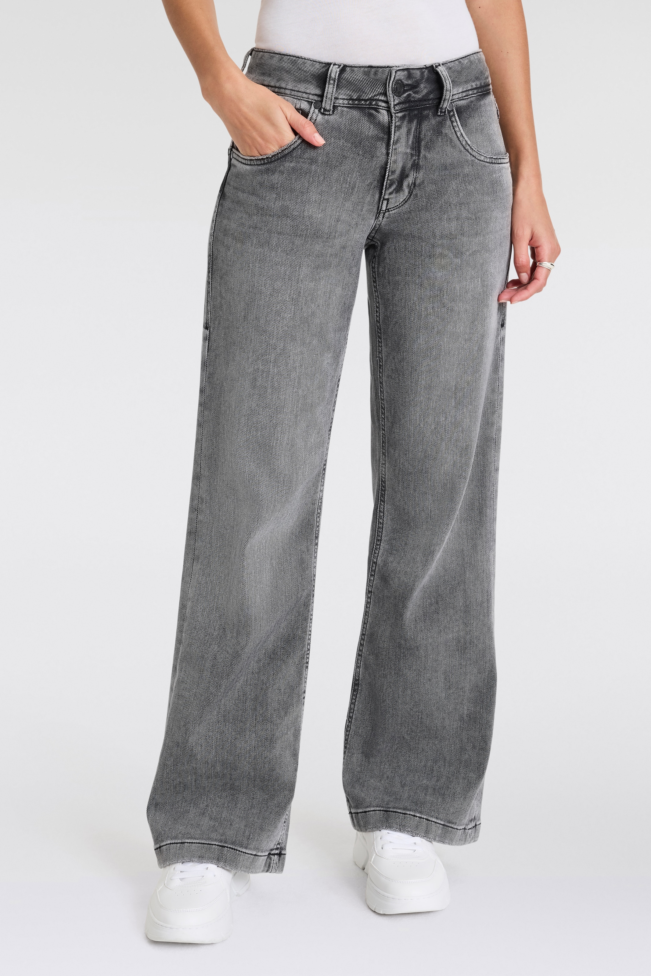 Herrlicher Bootcut-Jeans "Edna Denim Brushed", mit markanten Taschenabnäher günstig online kaufen