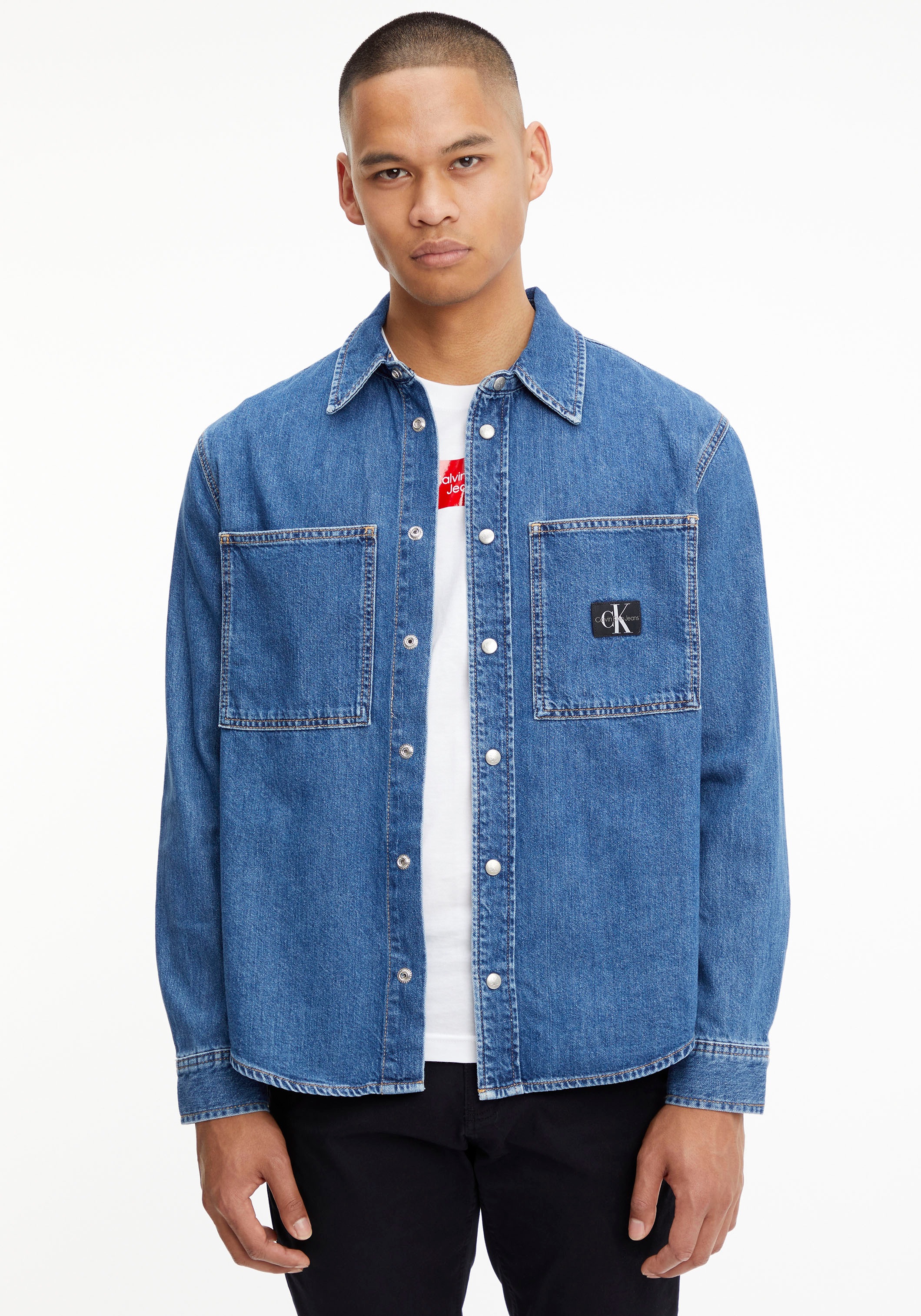Calvin Klein Jeans Jeanshemd »RELAXED LINEAR DENIM SHIRT« mit Calvin Klein Logo-Badge auf der Brust