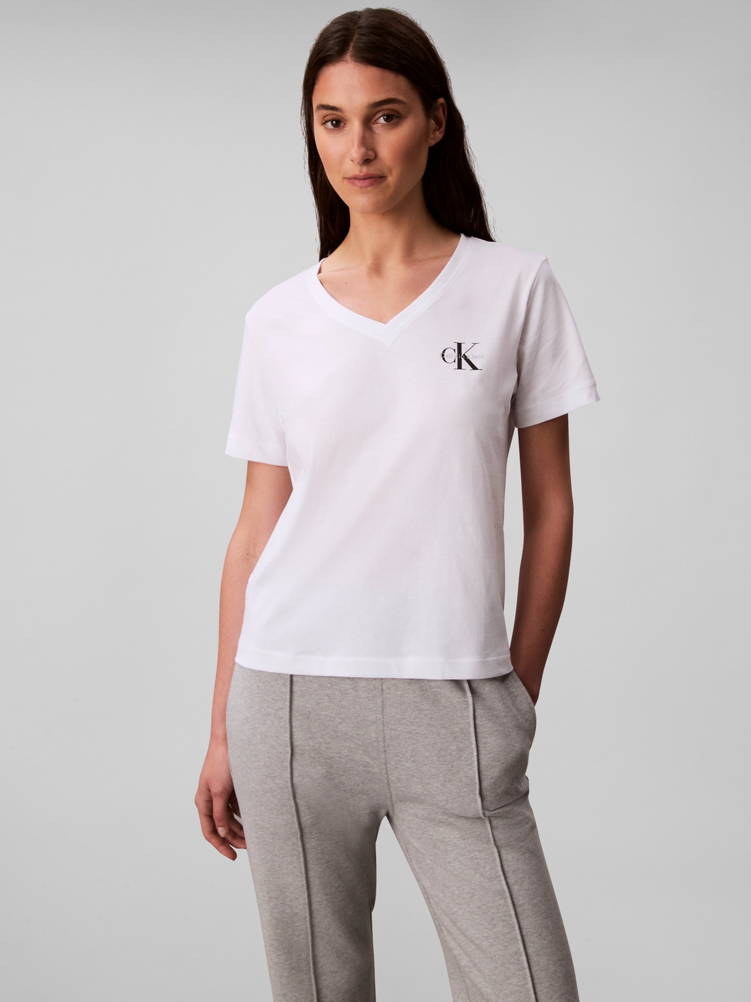 Calvin Klein Jeans Kurzarmshirt »A- Logo VN 2 pack Tee«, (Packung, 2er-Pack), Mit V-Ausschnitt